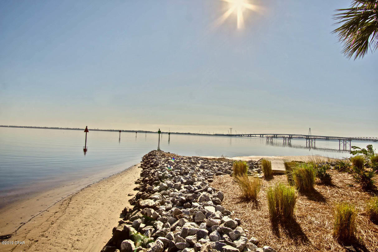 Hibiscus By The Bay - Residential