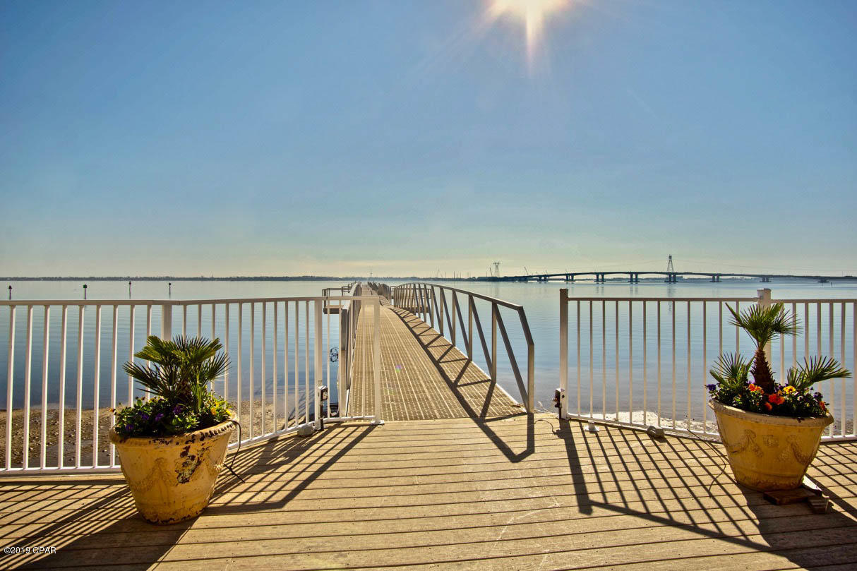 Hibiscus By The Bay - Residential