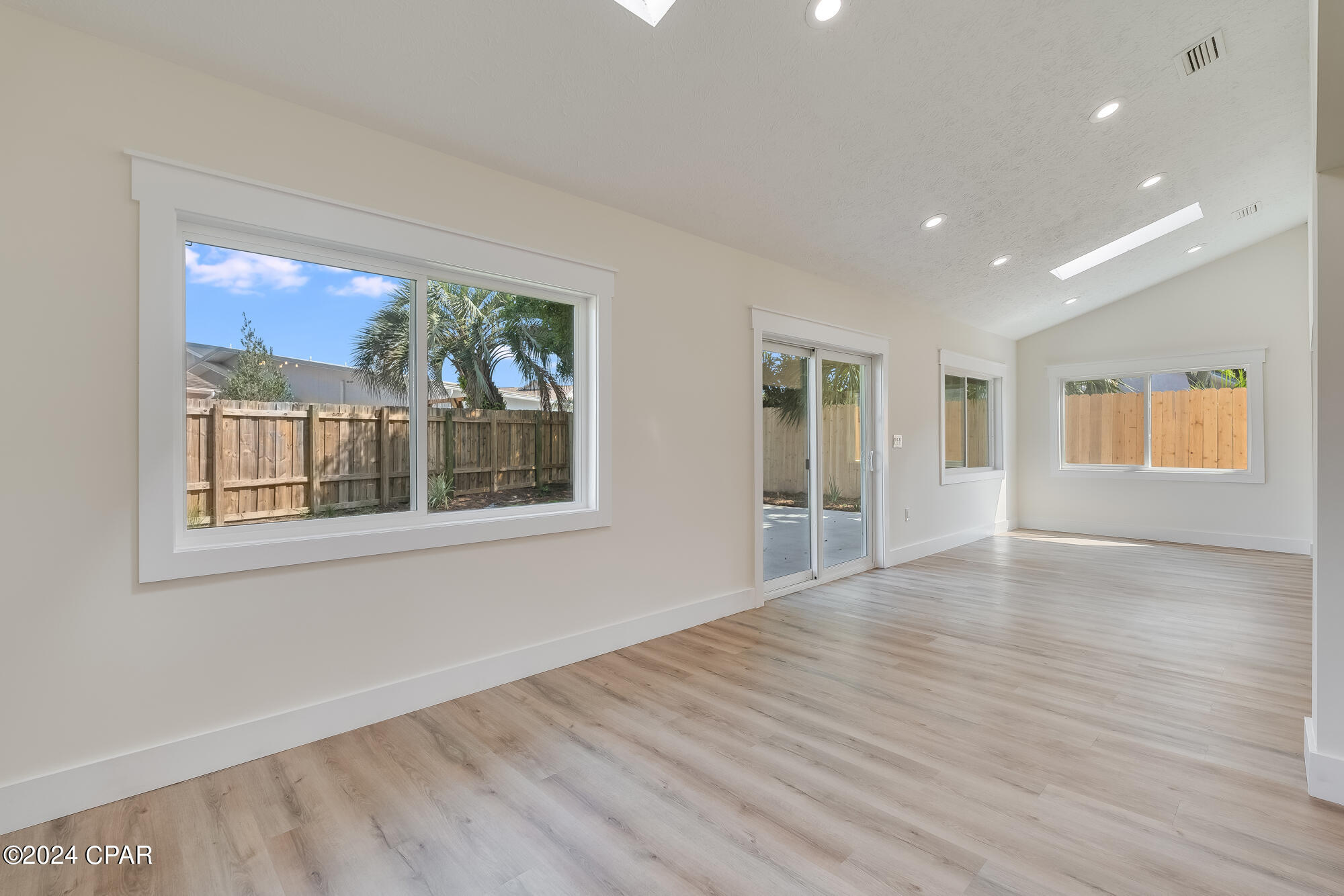 Seaclusion Beach - Residential