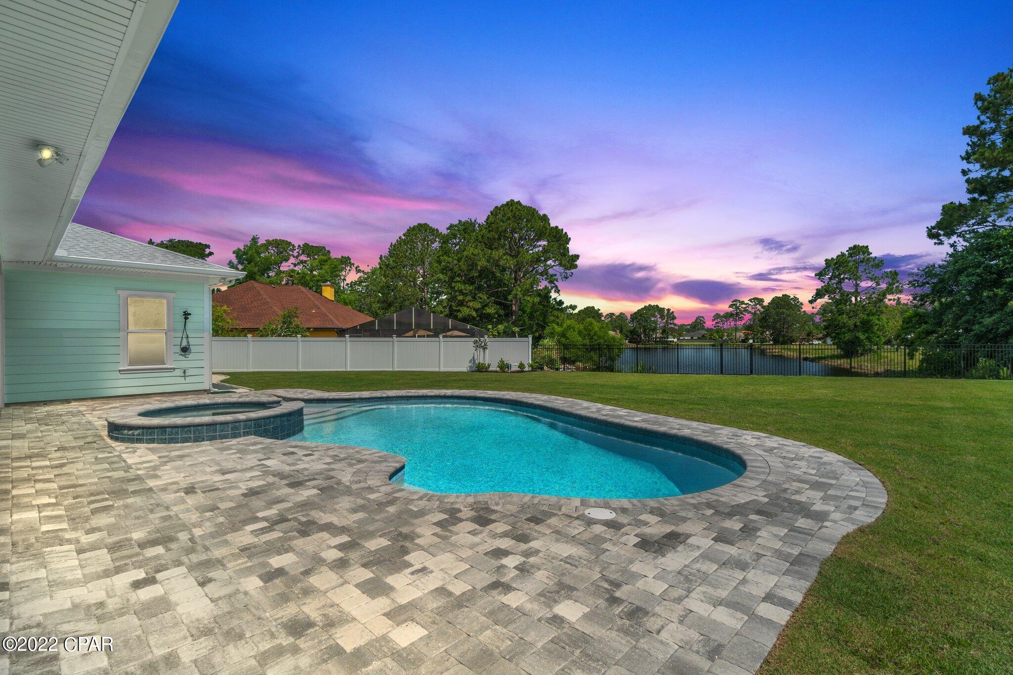 Colony Club - Residential