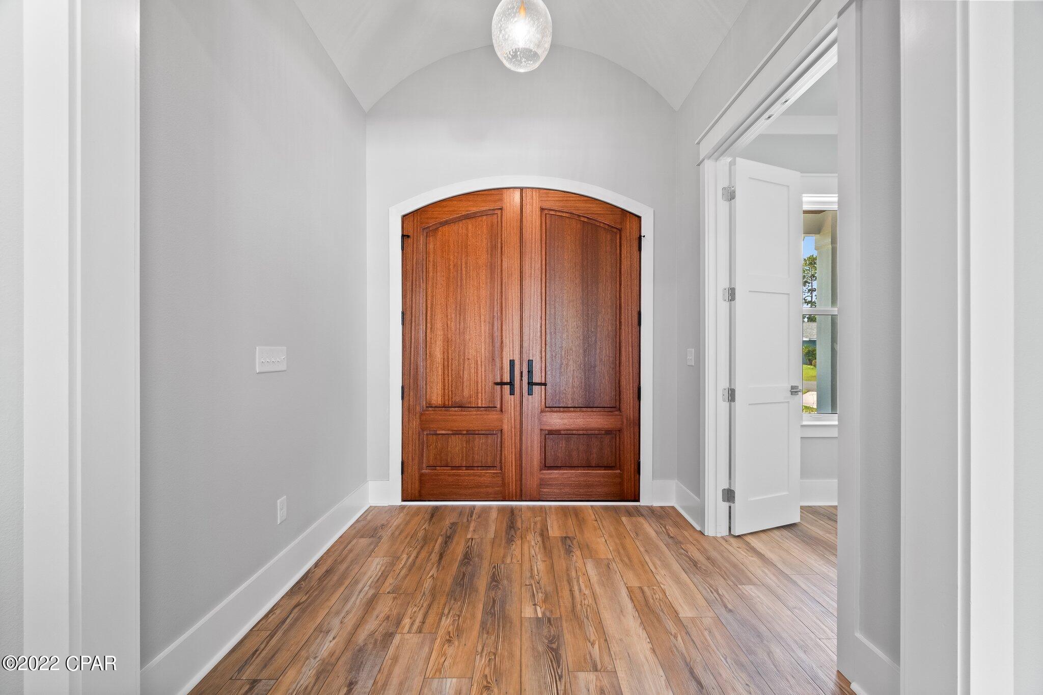 Colony Club - Residential