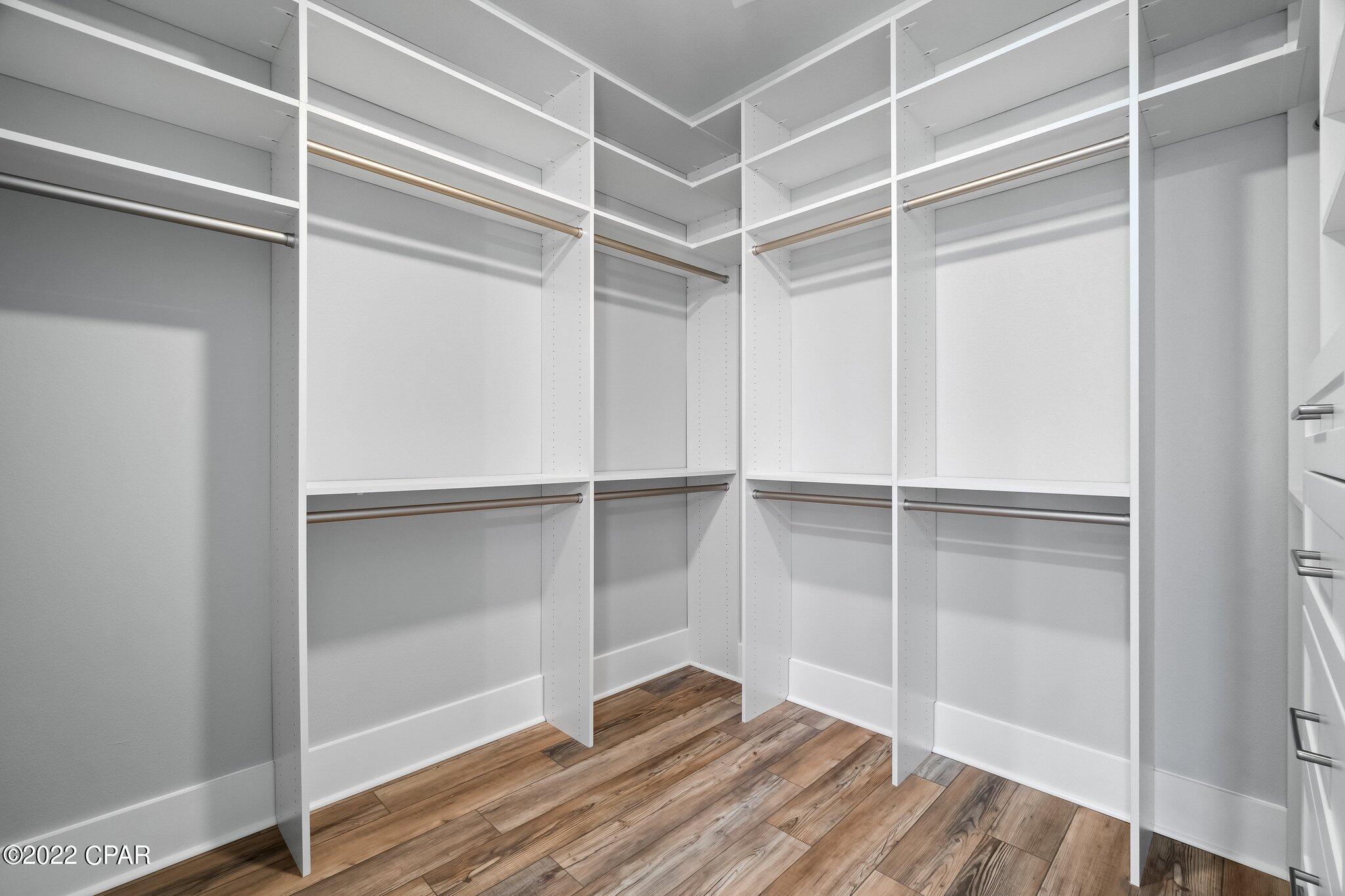 Colony Club - Residential