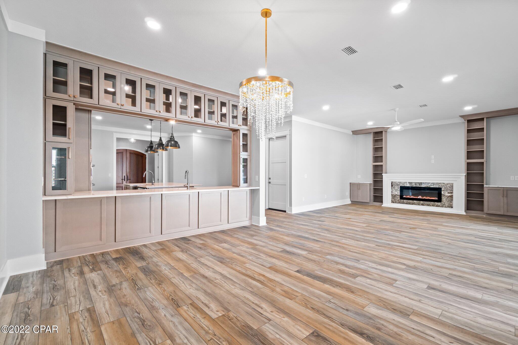 Colony Club - Residential