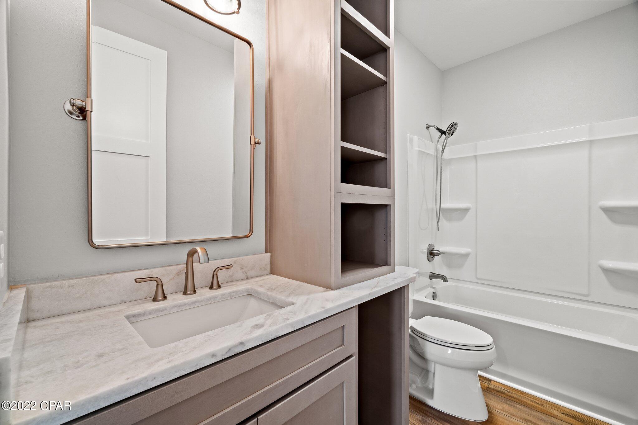 Colony Club - Residential