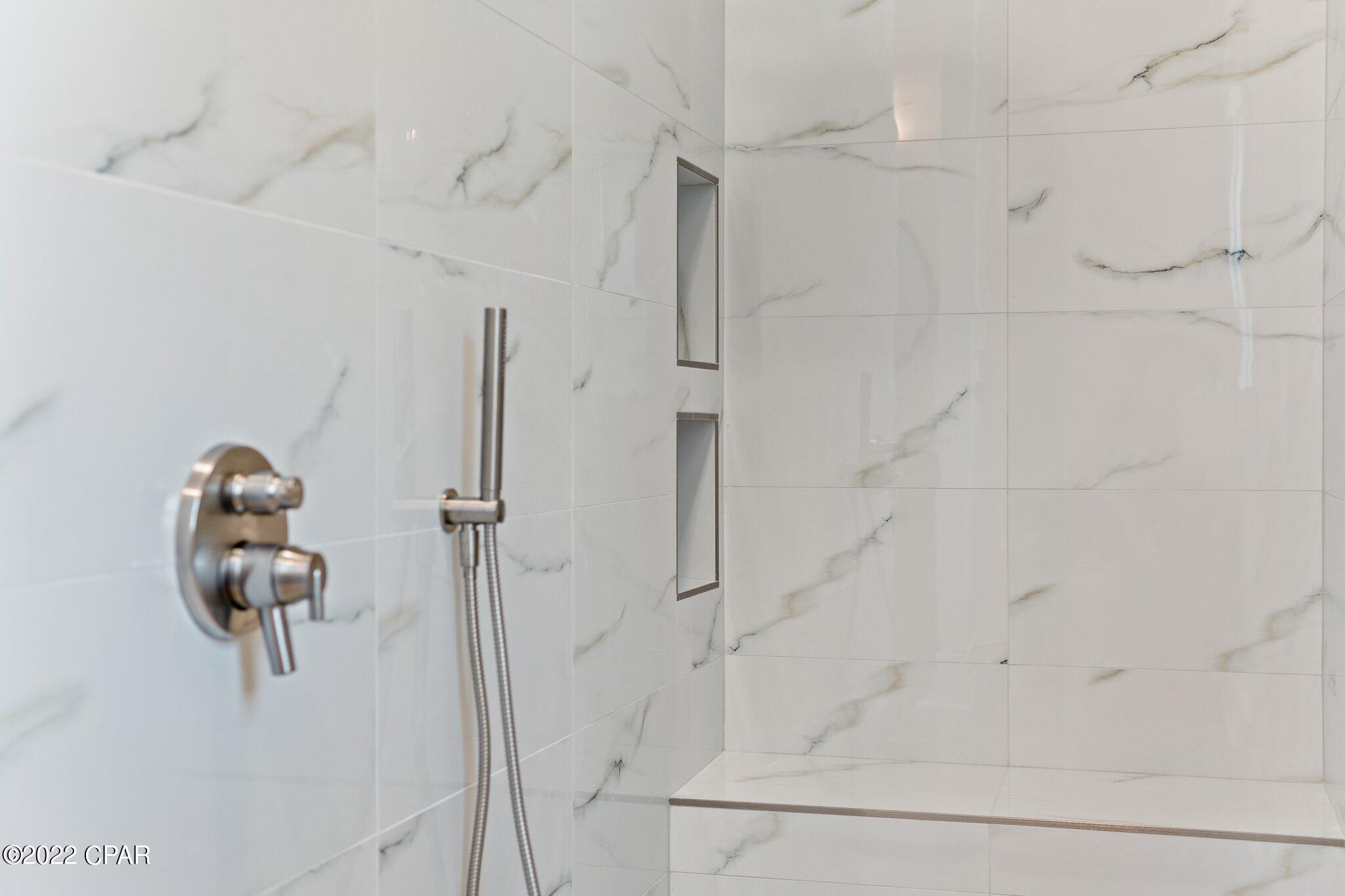 Colony Club - Residential