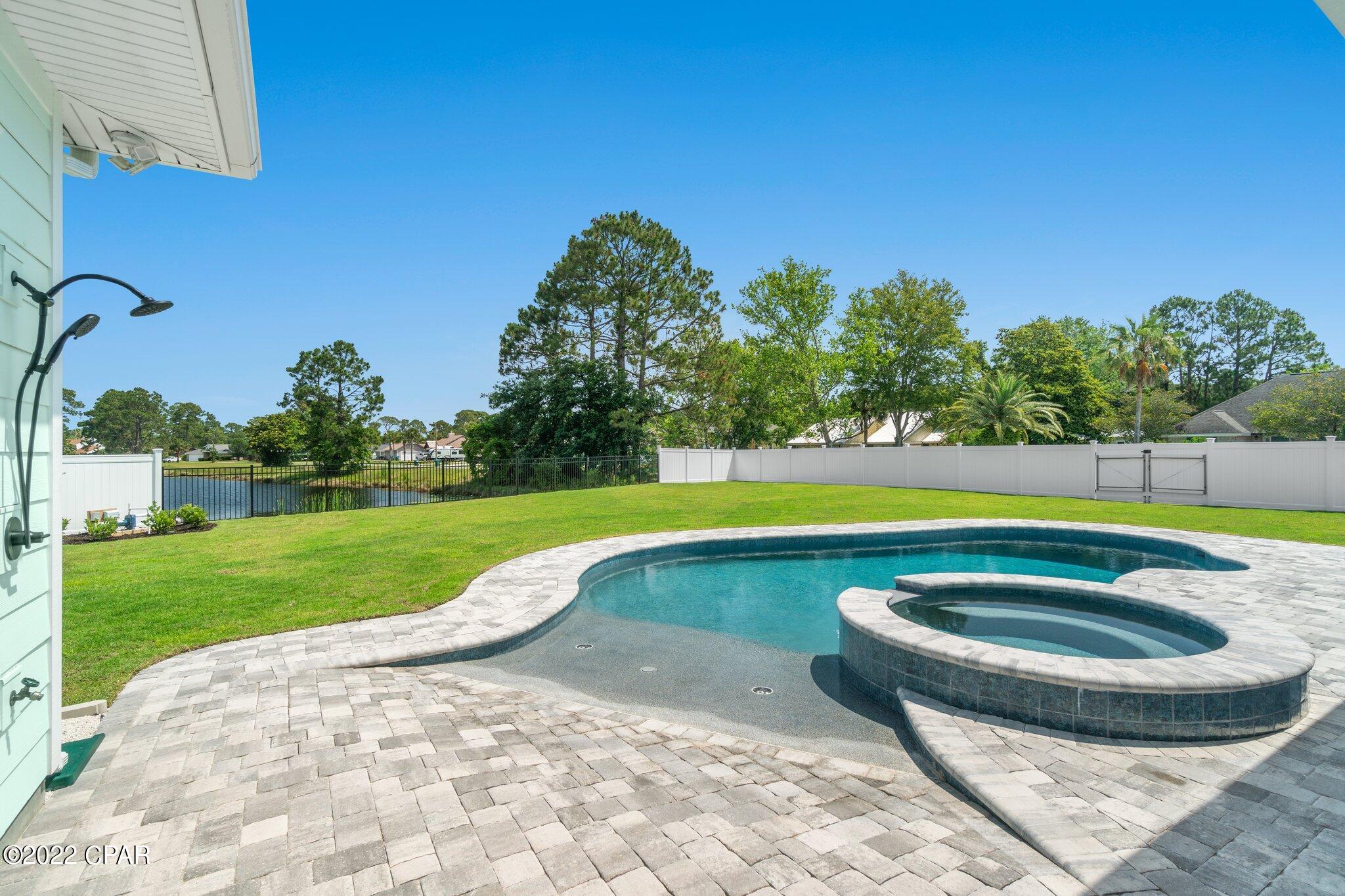 Colony Club - Residential