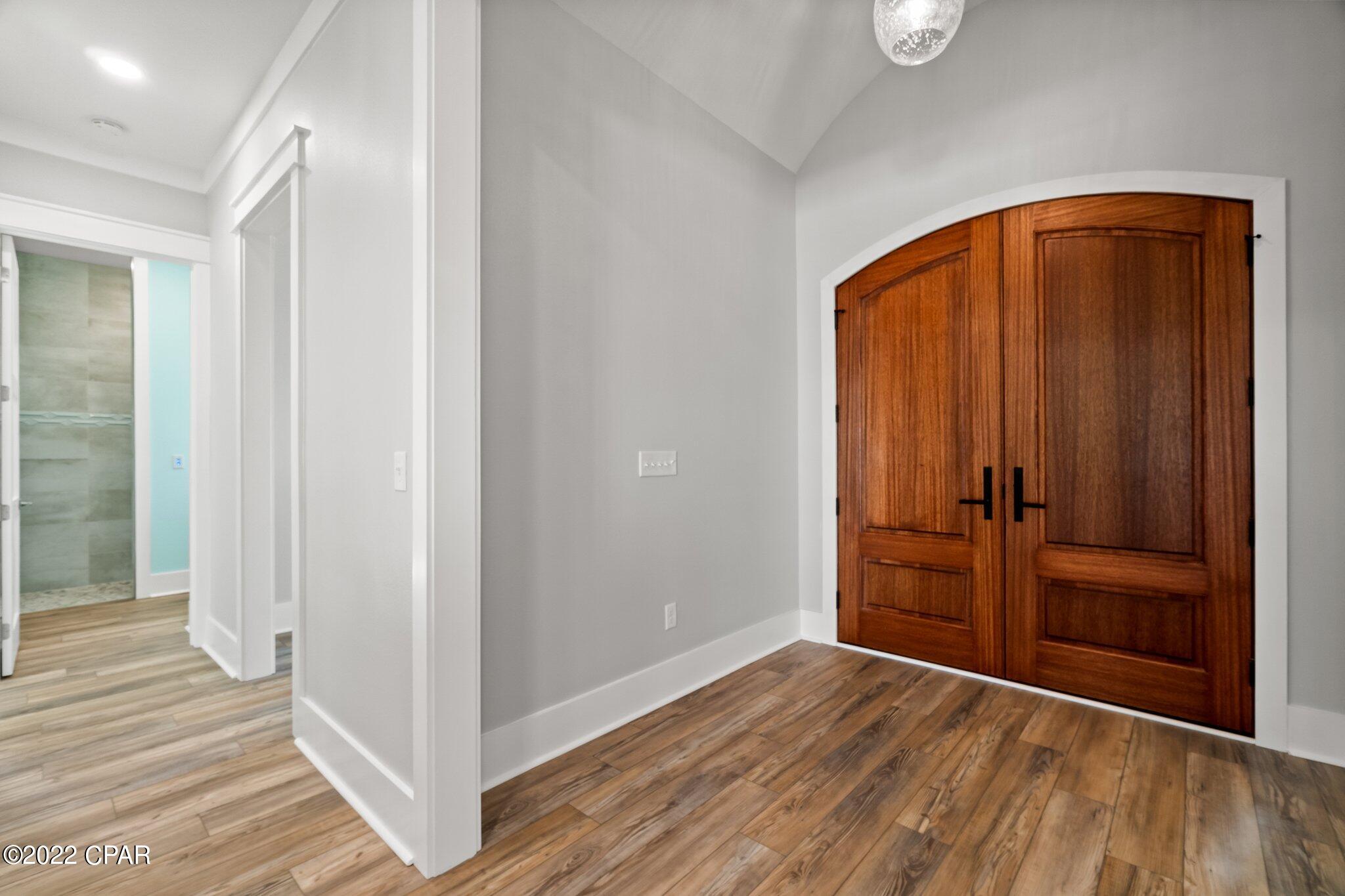 Colony Club - Residential