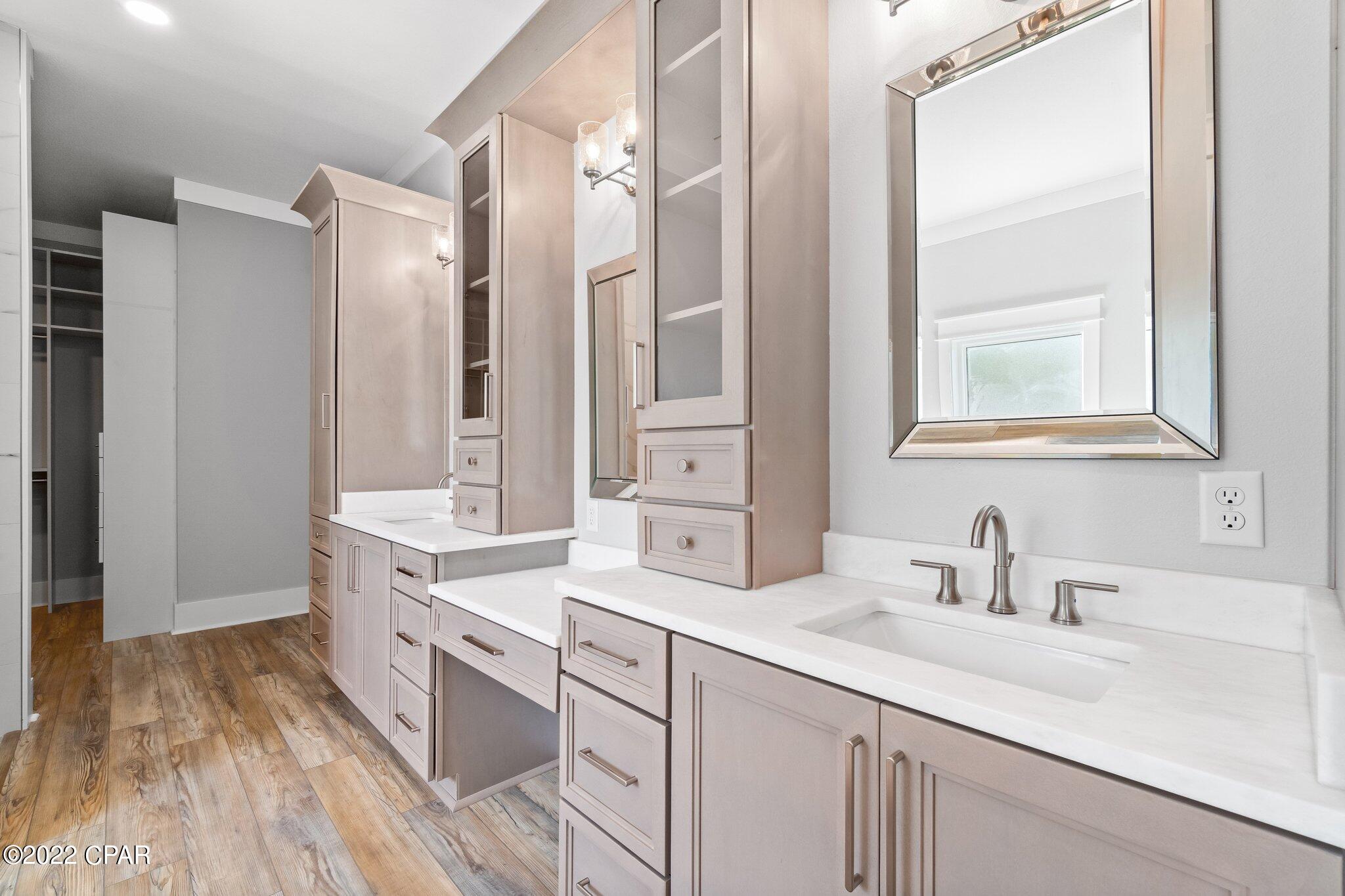 Colony Club - Residential