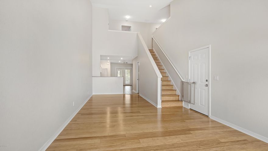 'CURRENTLY UNDER CONTRACT, SELLER ACCEPTING BACKUP OFFERS



Nestled in the heart of Lynn Haven, surrounded by great schools, is this three bedroom, two and half bath town home in the Hammocks. With recent updates including bamboo flooring (no carpet anywhere!!!) and sporting a roof less than five years old.......this town home is waiting for you. Looking for a place with a pool.....but dont really want to be responsible for cleaning it? This town home has got you covered. The Hammocks owners enjoy amenities including a pool and club house.



Be sure to check out the 3-D Walkthrough!