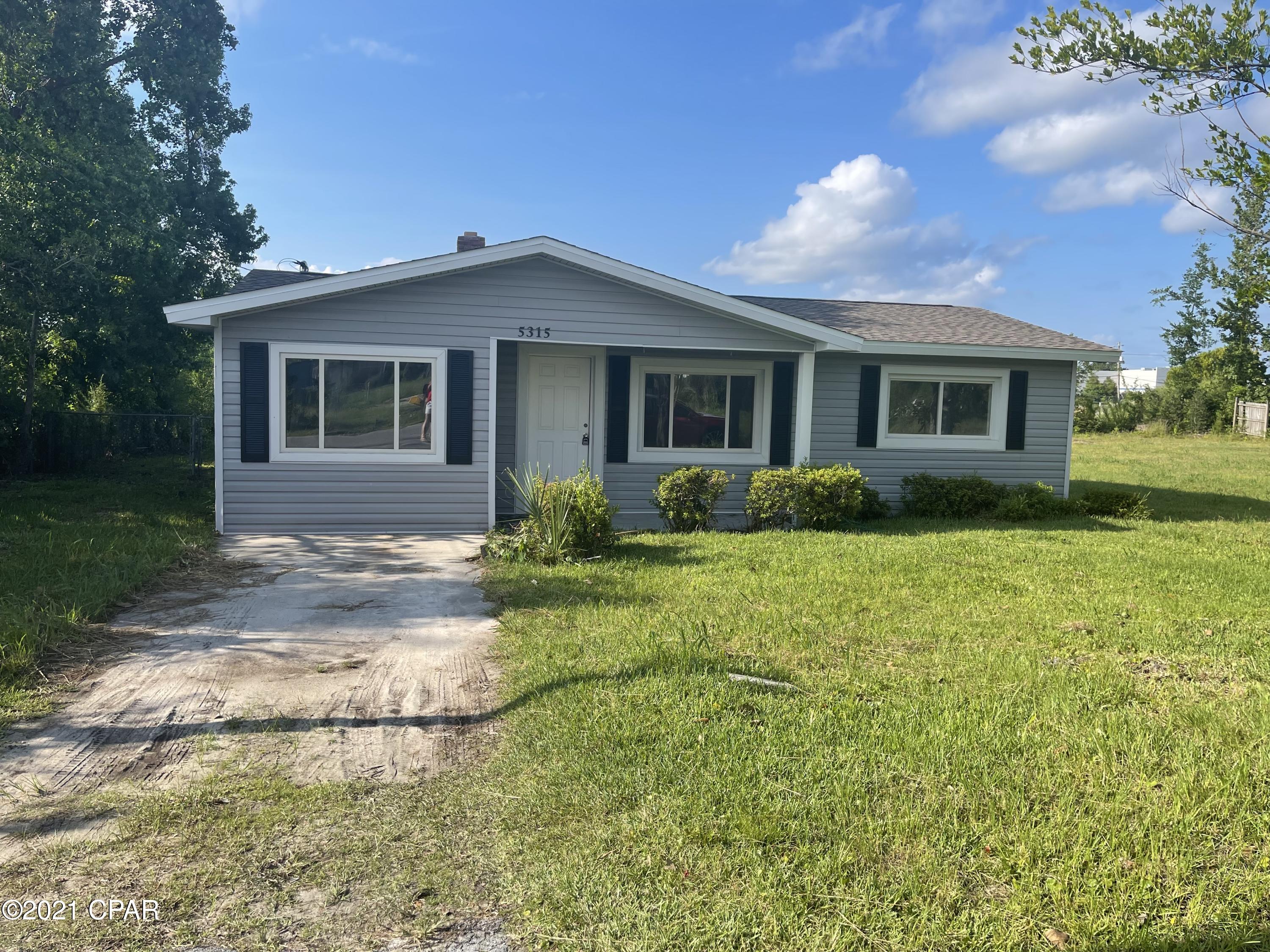 Parkway Manor Est - Residential