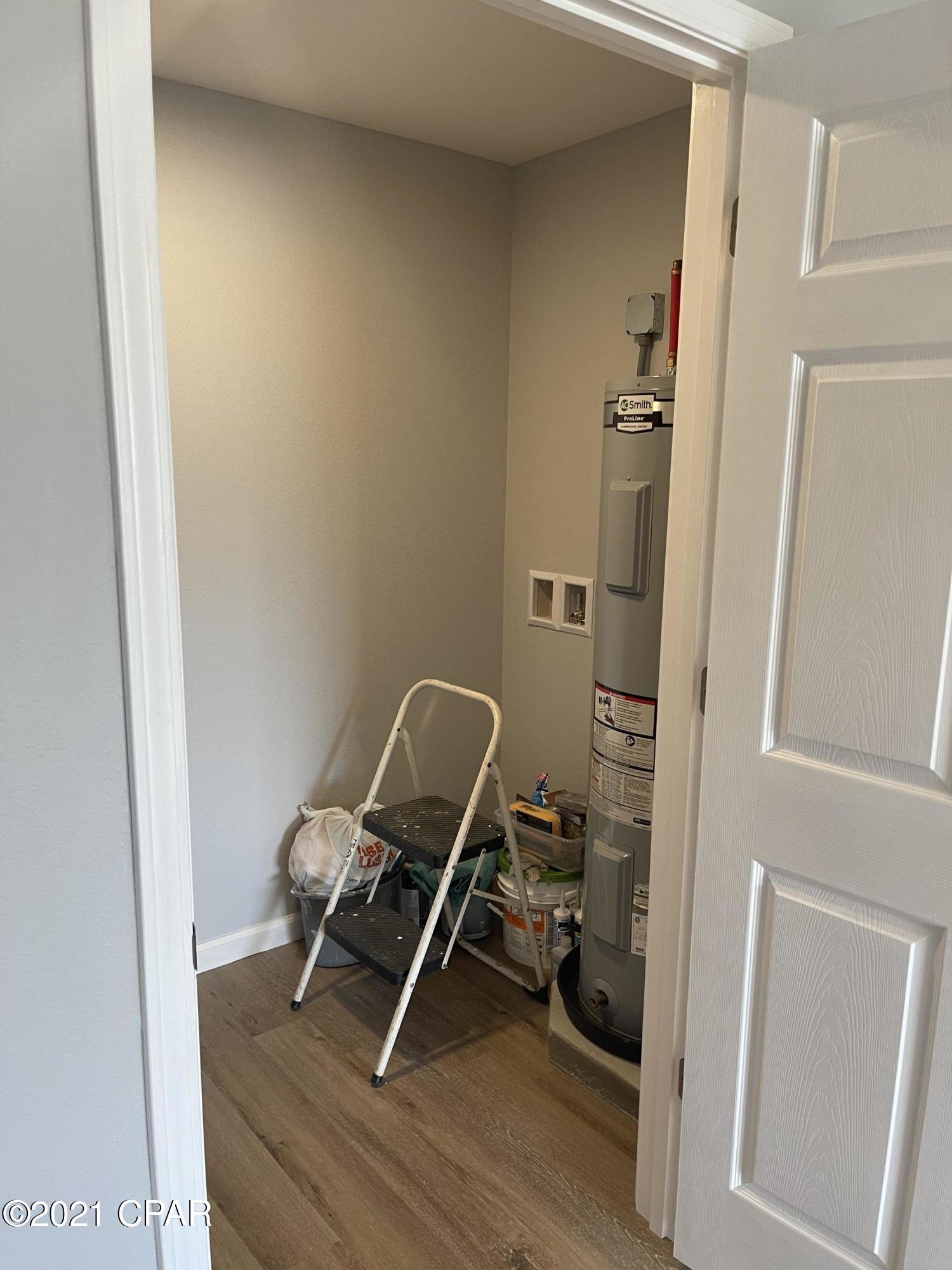 Parkway Manor Est - Residential