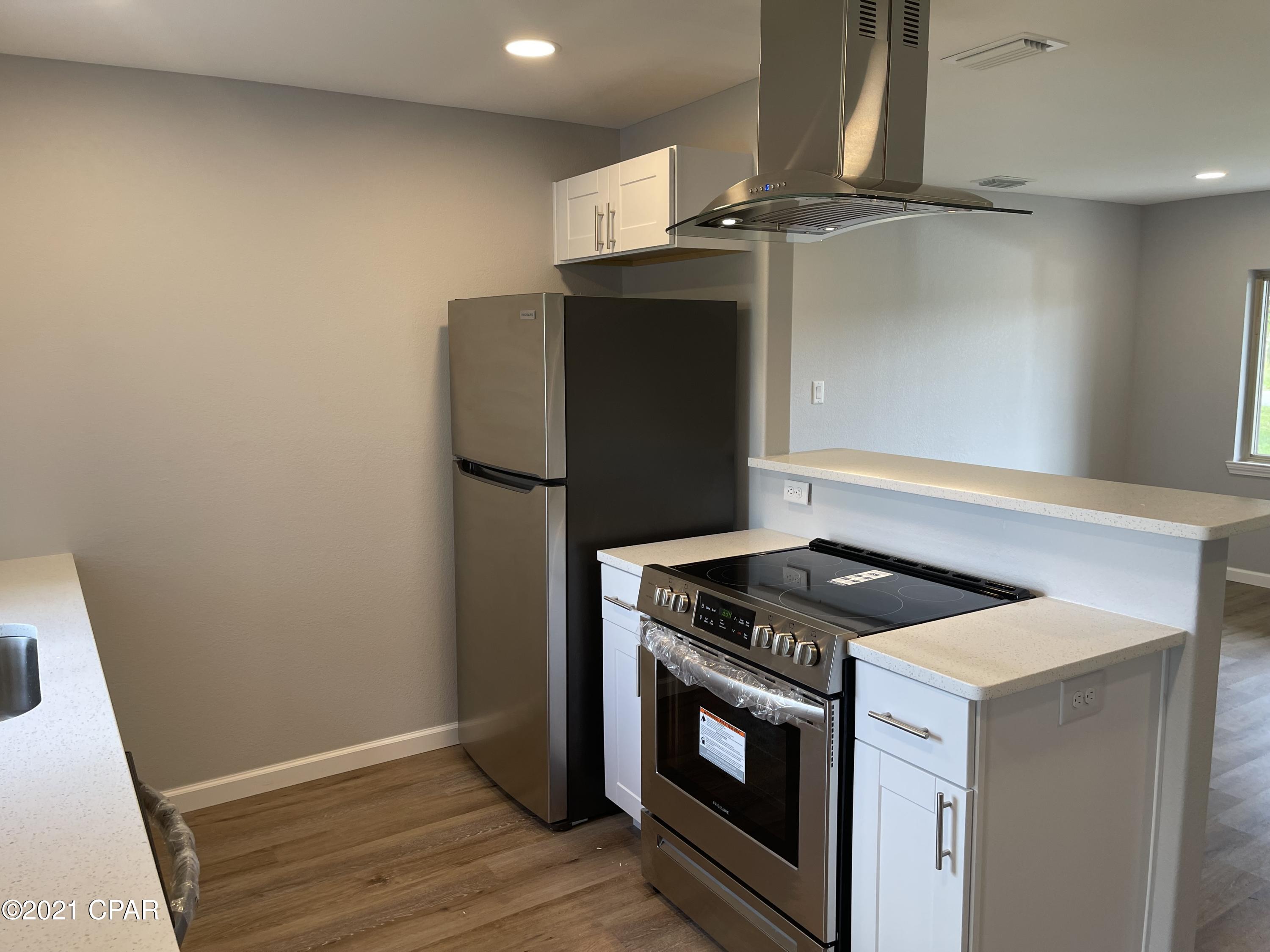 Parkway Manor Est - Residential