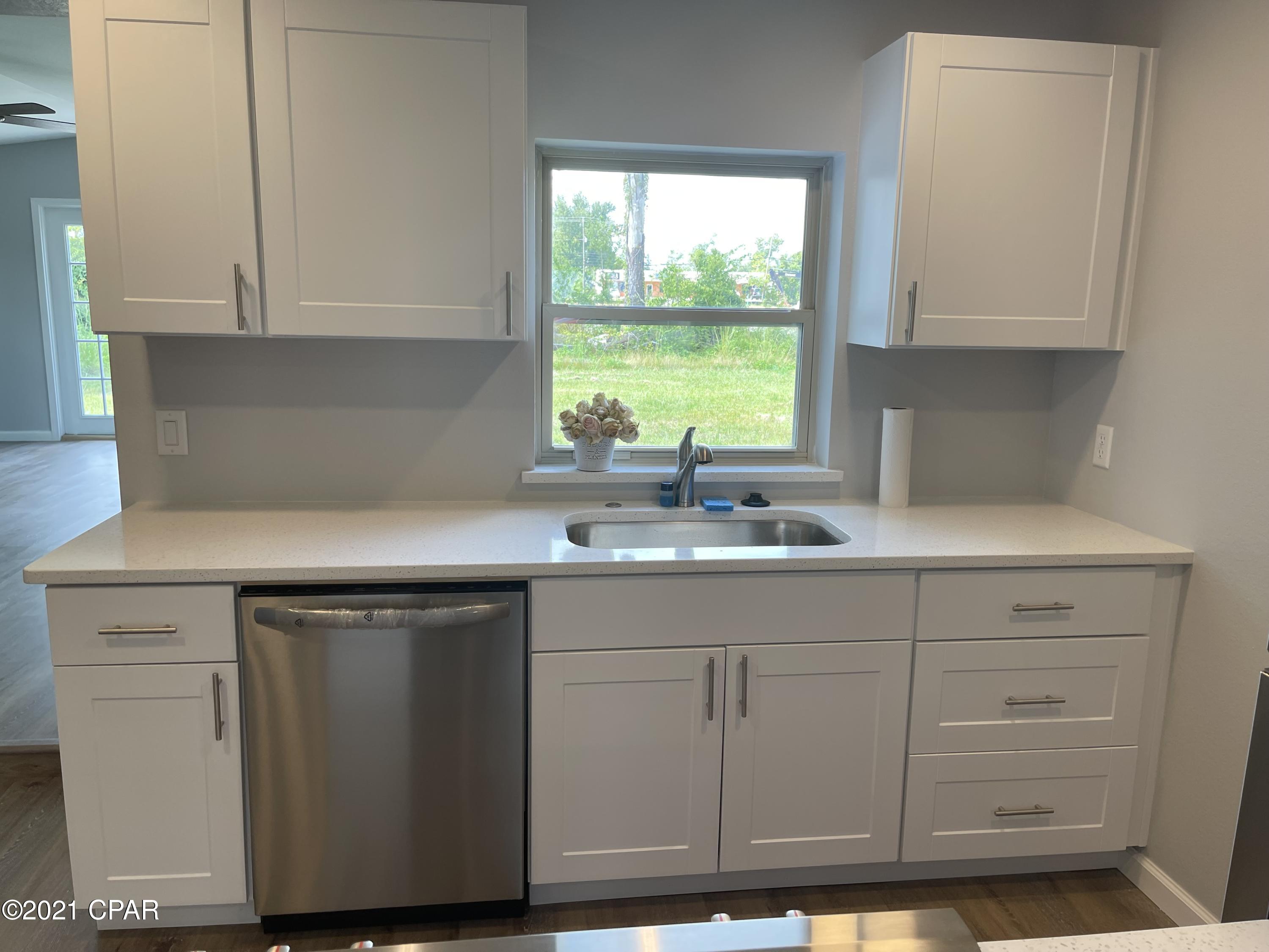 Parkway Manor Est - Residential