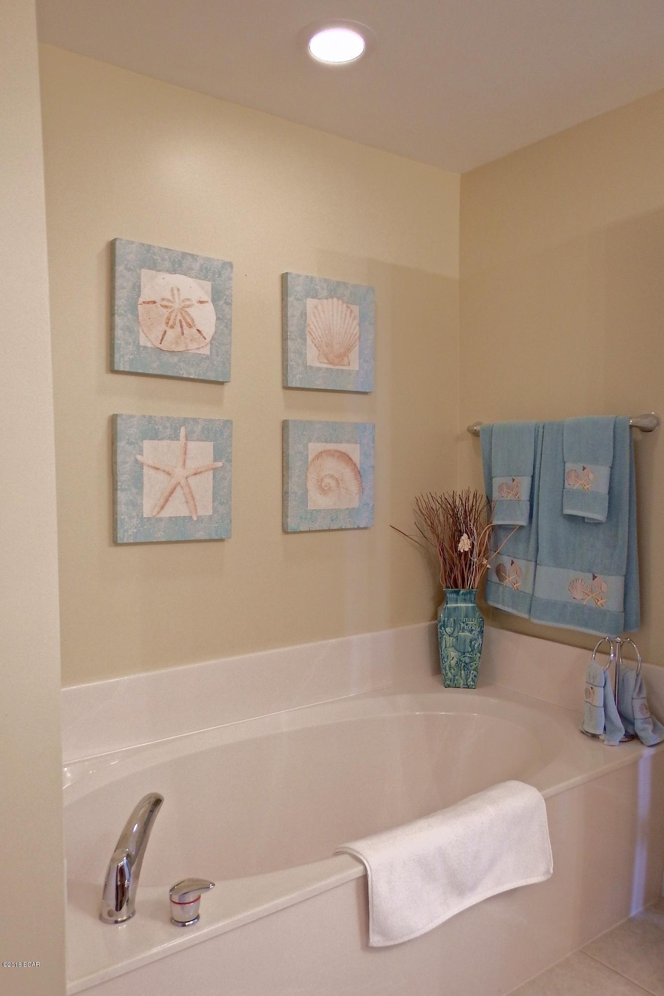 Splash Condo - Residential