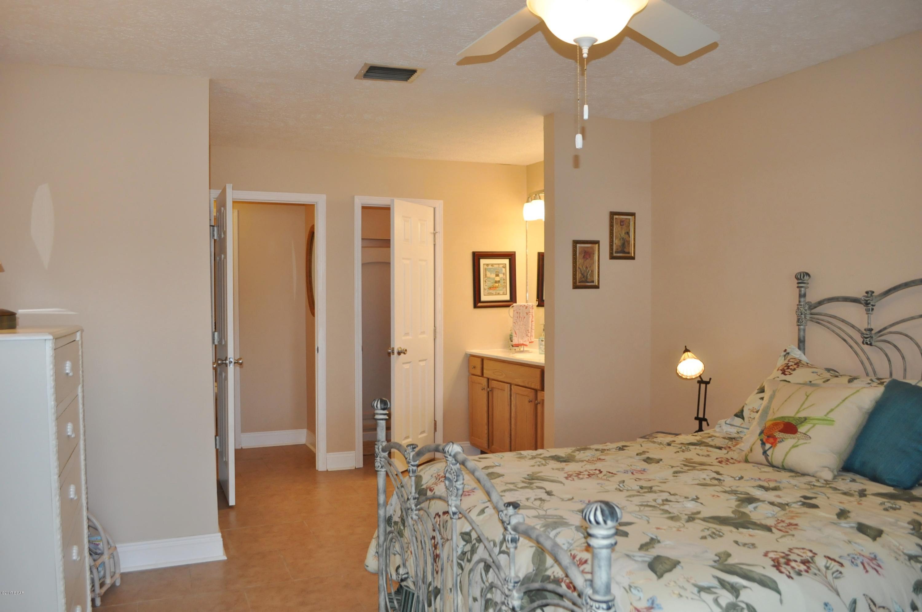 Quarter Deck Condo. - Residential