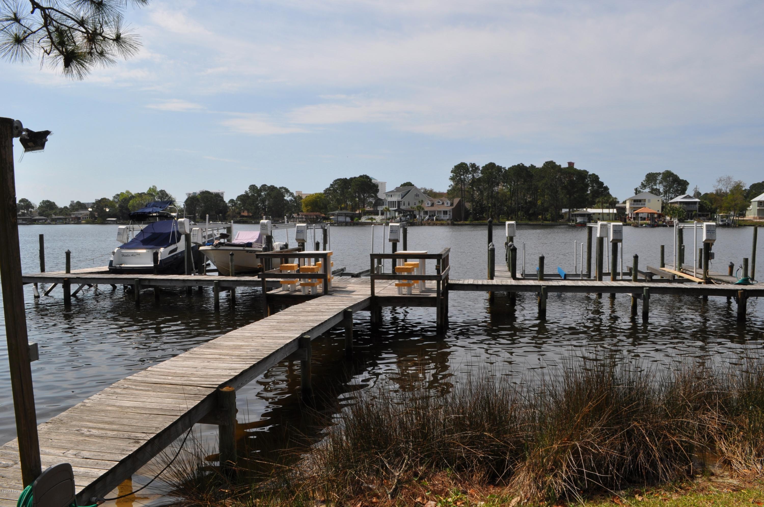 Quarter Deck Condo. - Residential