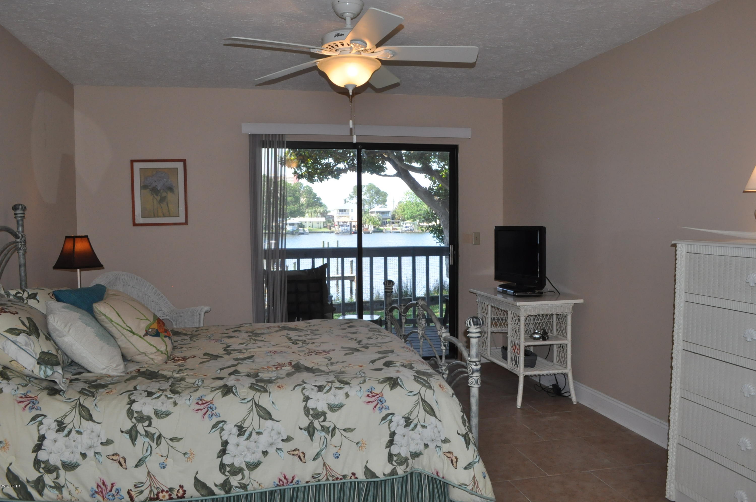 Quarter Deck Condo. - Residential