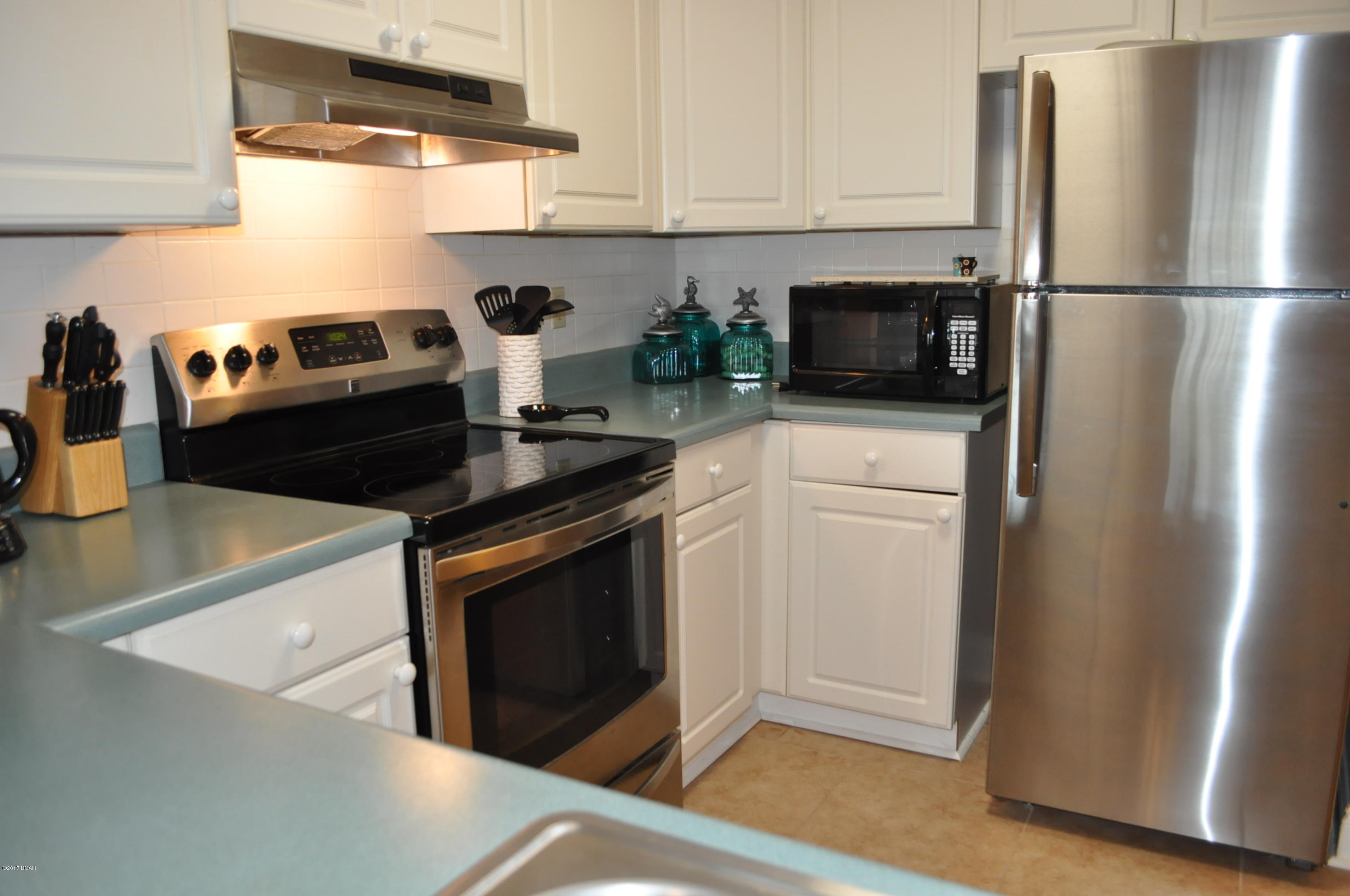 Quarter Deck Condo. - Residential