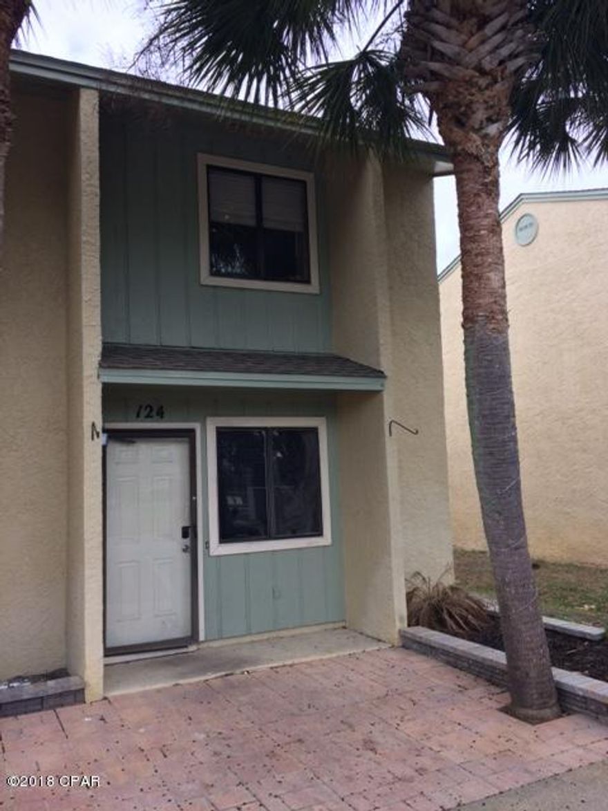 PRICE REDUCED!!  Seller is MOTIVATED and ready to deal. Bring me an offer. I look forward to hearing from you. Unfurnished End Unit located on Bonnie lane. All new wood plank flooring with stainless steel refrigerator and stove.

Unit has a new front patio and is across the street from the one of the 11 pool. The complex also includes a beach house located across the street from the complex with a pool and bar with food service.