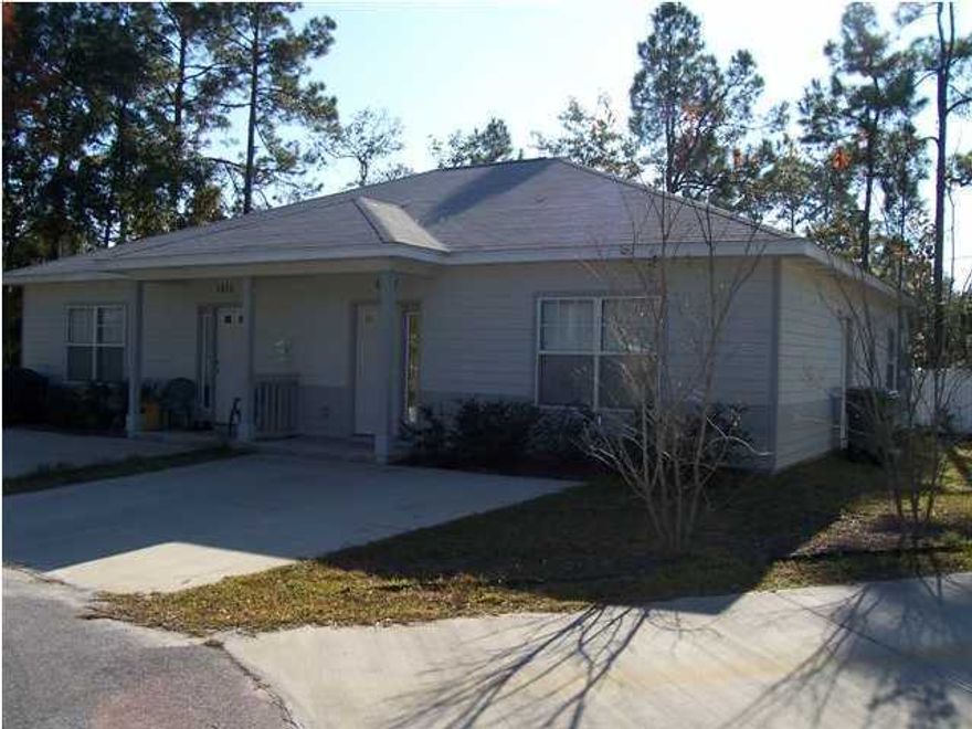 2 Bedroom, 2 bath duplex with open floor plan, W/D hookups and carpet is only 1 year old. All Electric.