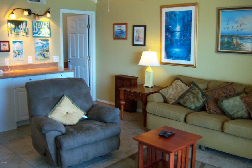 A wonderful 10th floor view of the Gulf of Mexico and the worlds most beautiful beaches. 16'' tile, washer/dryer, new kitchen cabinetry, furnished and move in/rental ready, sleeps six with bunks and sofa sleeper.  Priced to sell quickly.

Don't let the best bargain at ''The Summit'' get away.