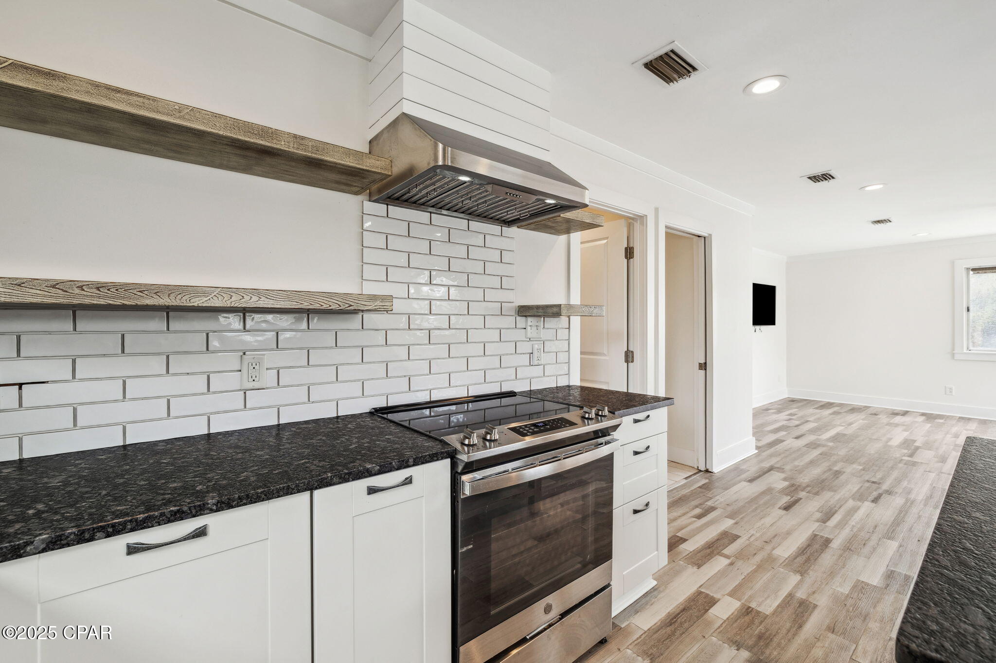 Blue Mountain Beach - Residential