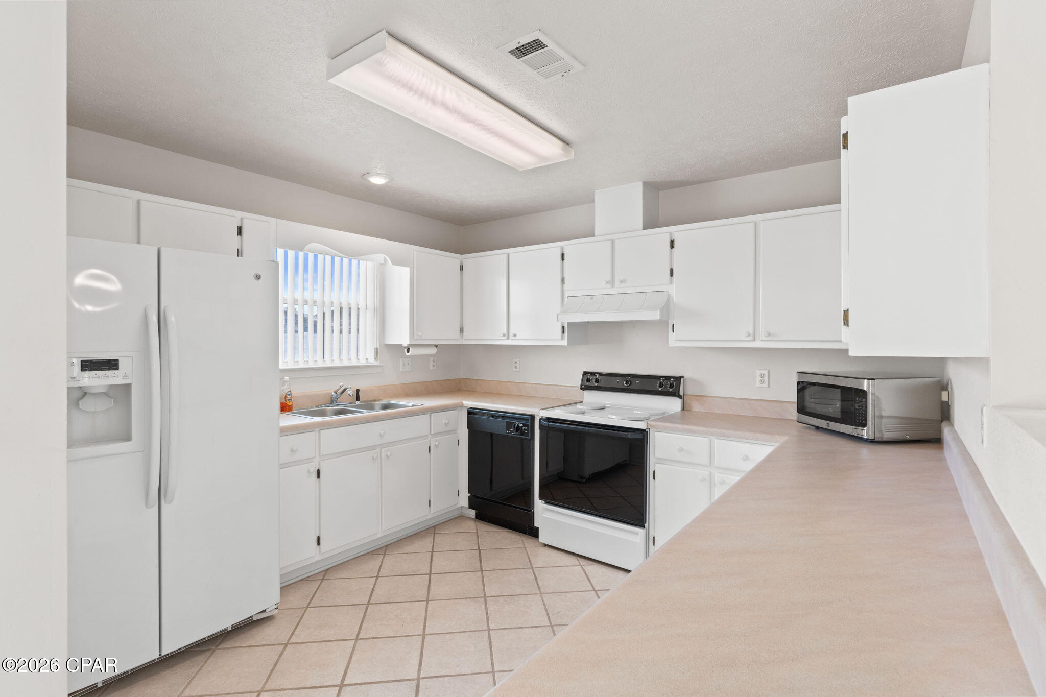 Pine Tree Place Unit 1 - Residential