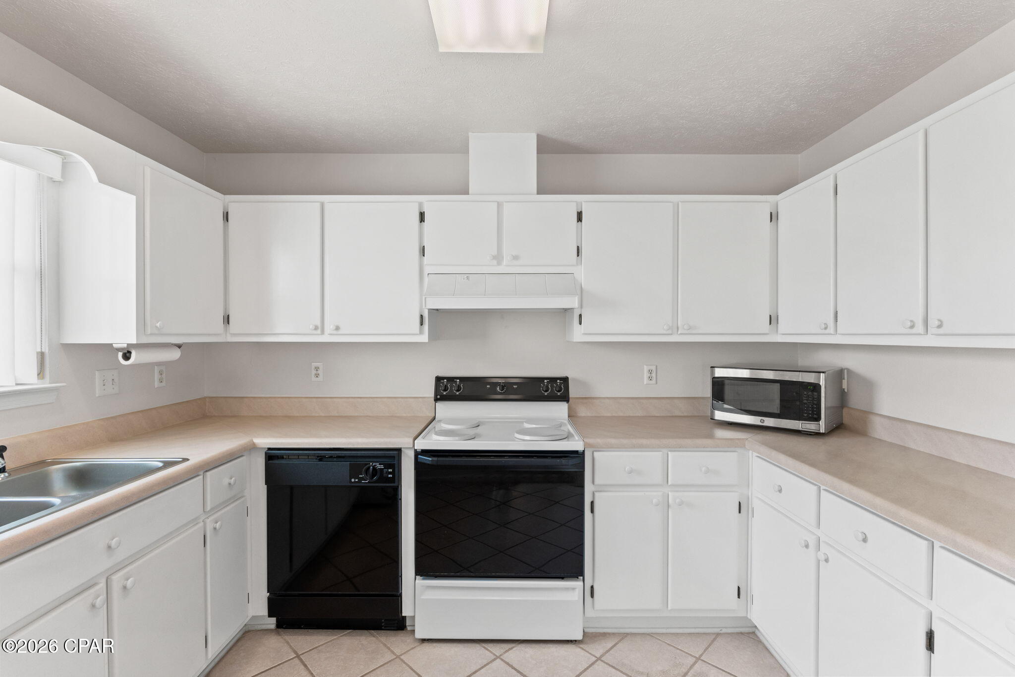 Pine Tree Place Unit 1 - Residential