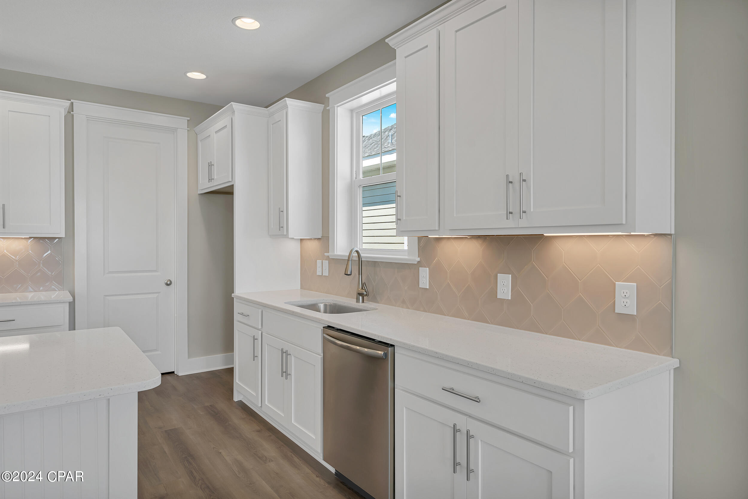 Panama City Beach, Florida 32407, United States, 3 Bedrooms Bedrooms, ,2 BathroomsBathrooms,Residential,Pending,64911