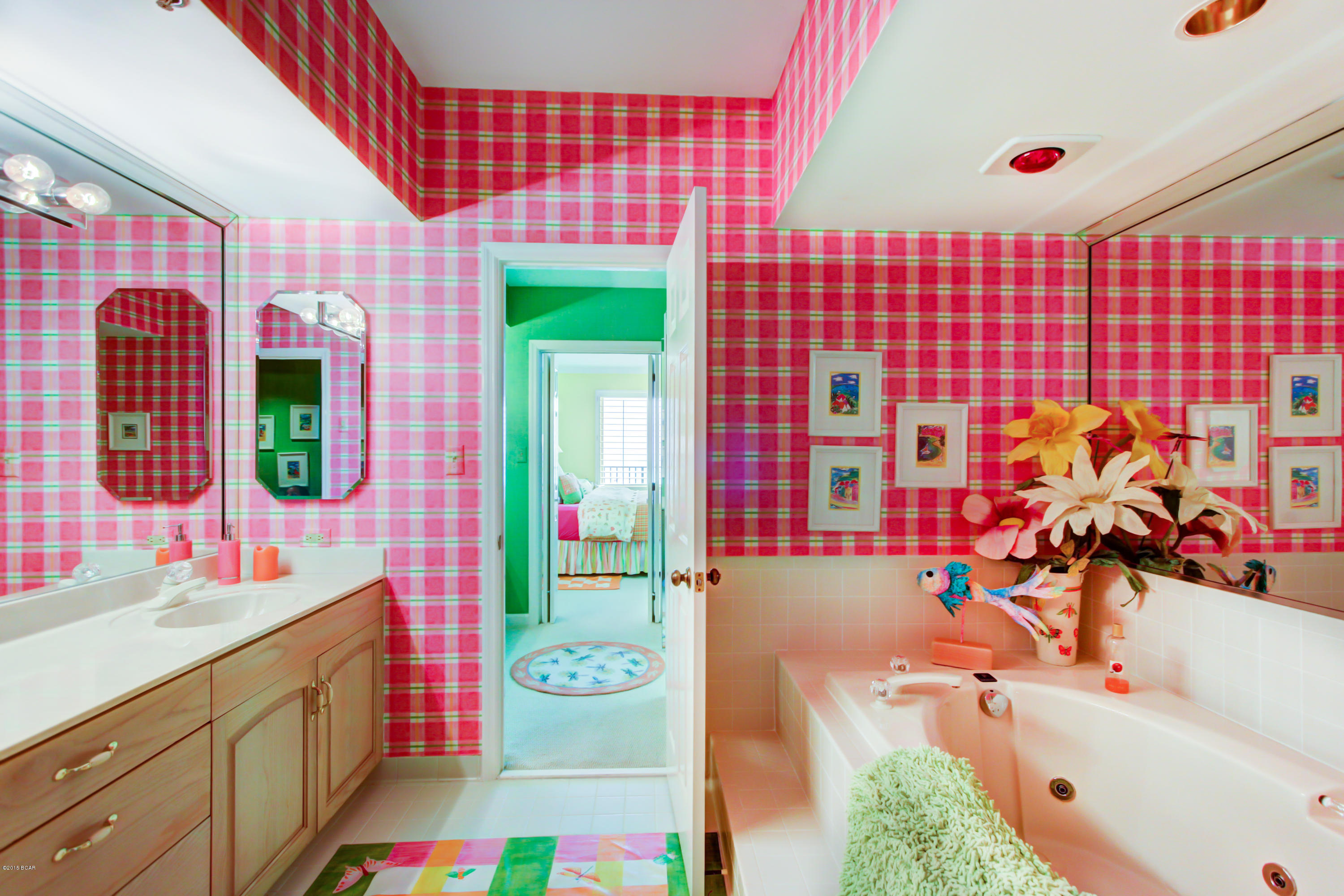 Summerwinds Condo - Residential