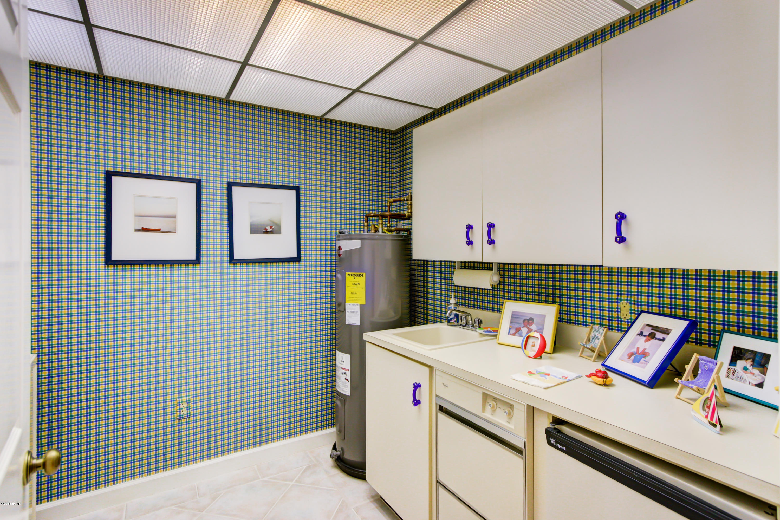 Summerwinds Condo - Residential