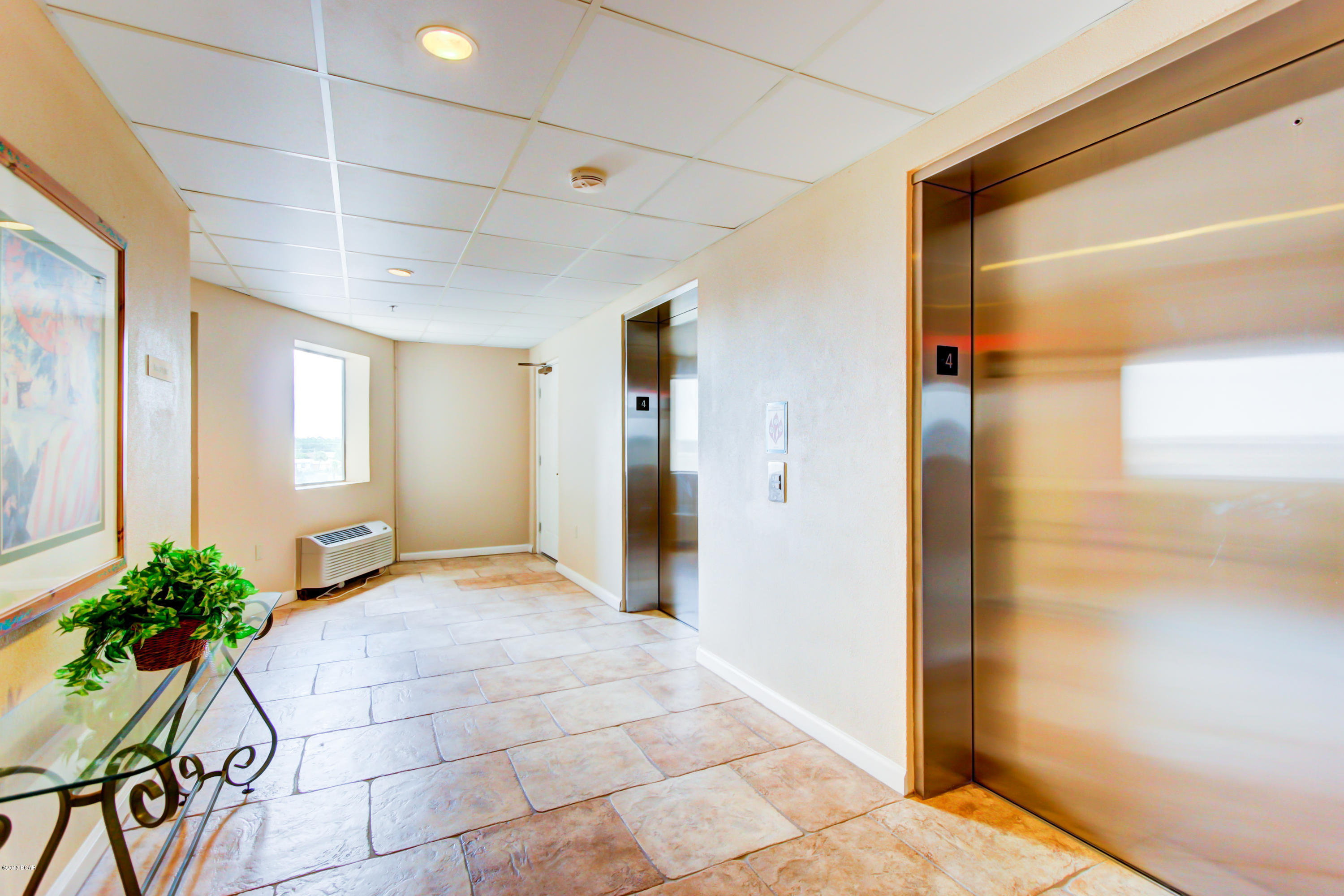 Summerwinds Condo - Residential