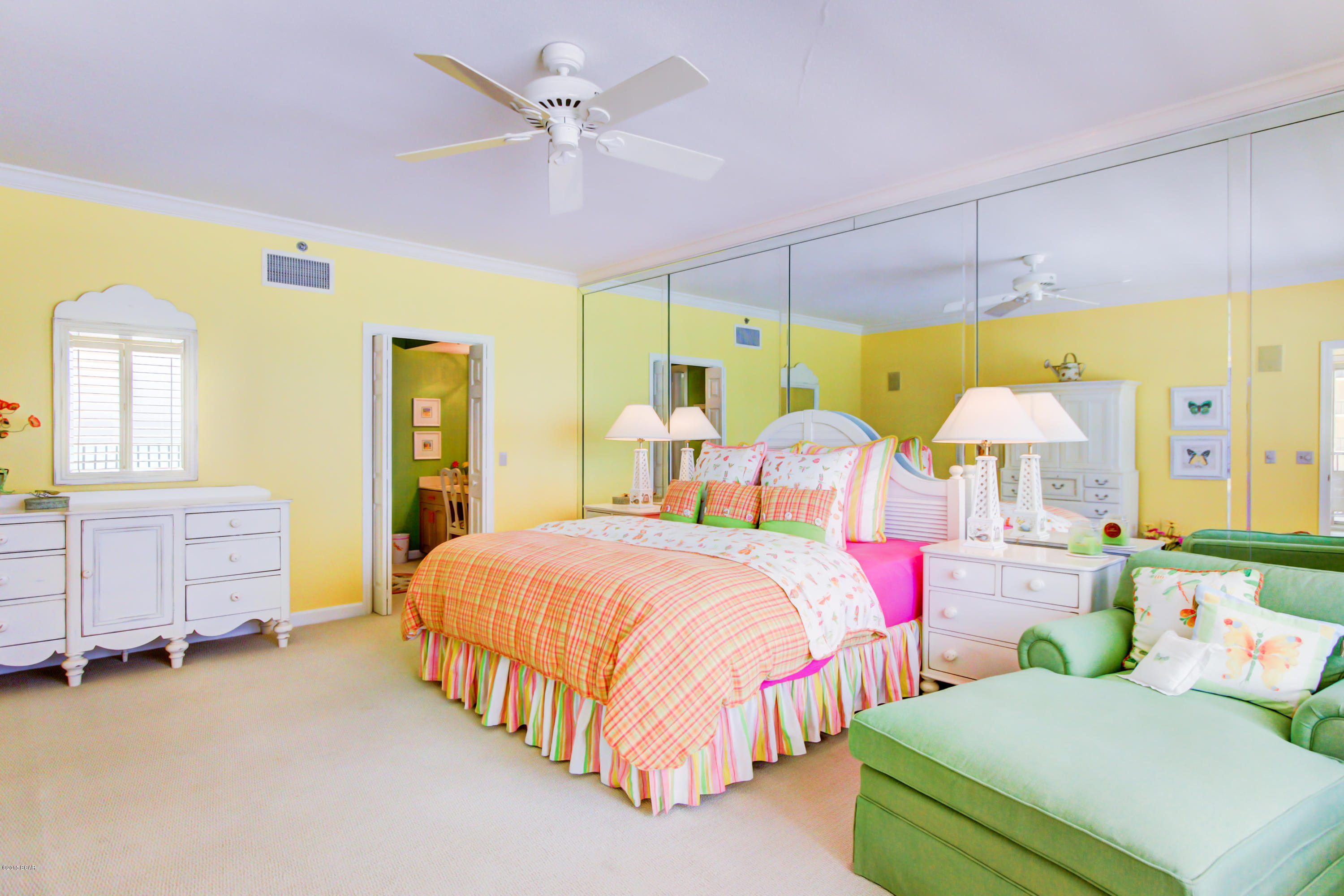 Summerwinds Condo - Residential