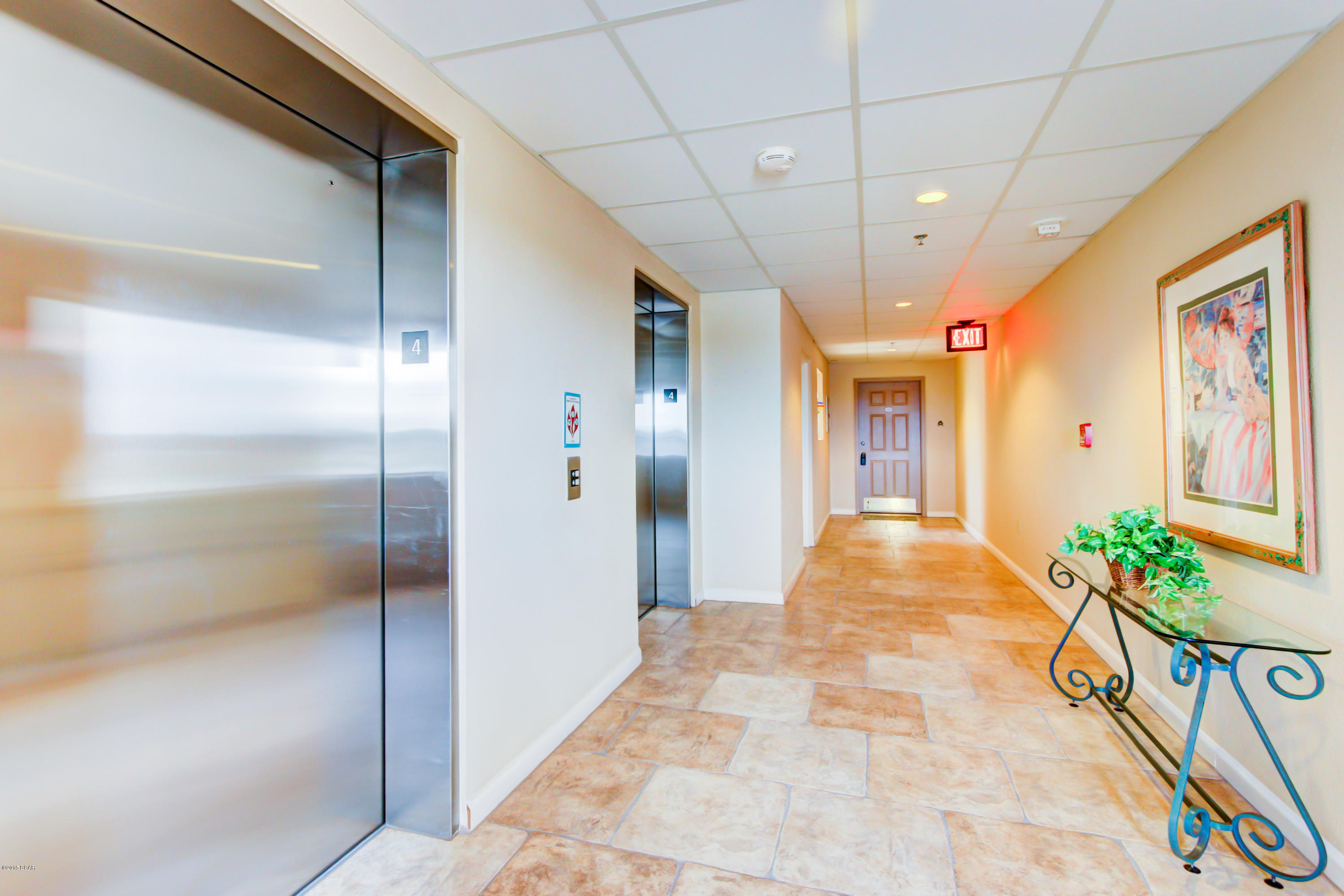 Summerwinds Condo - Residential