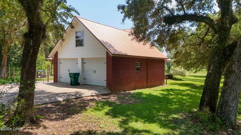 A home in Marianna