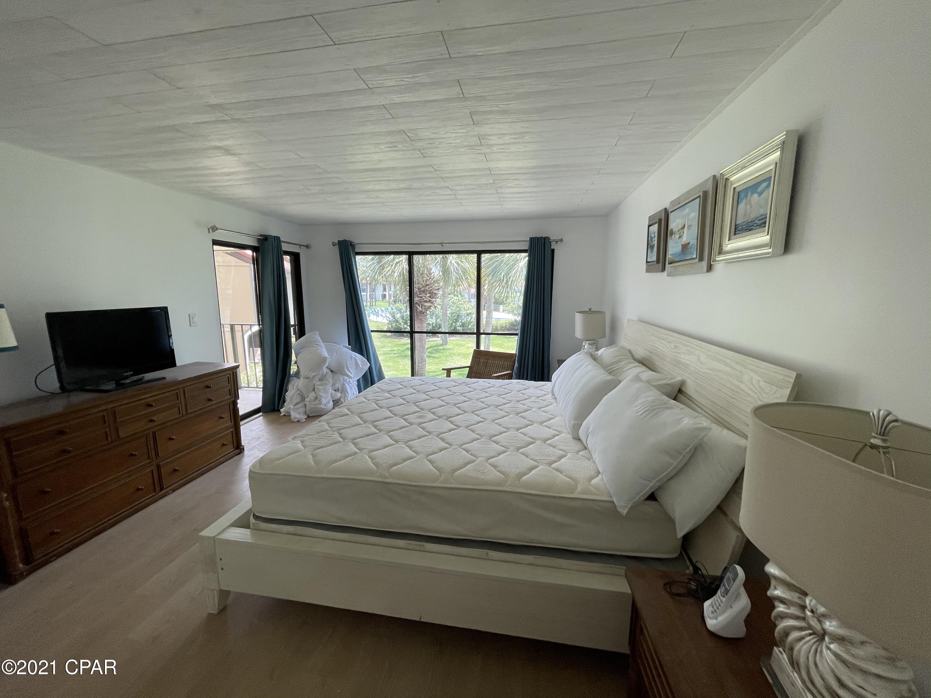 River Oaks Tennis Villas - Residential