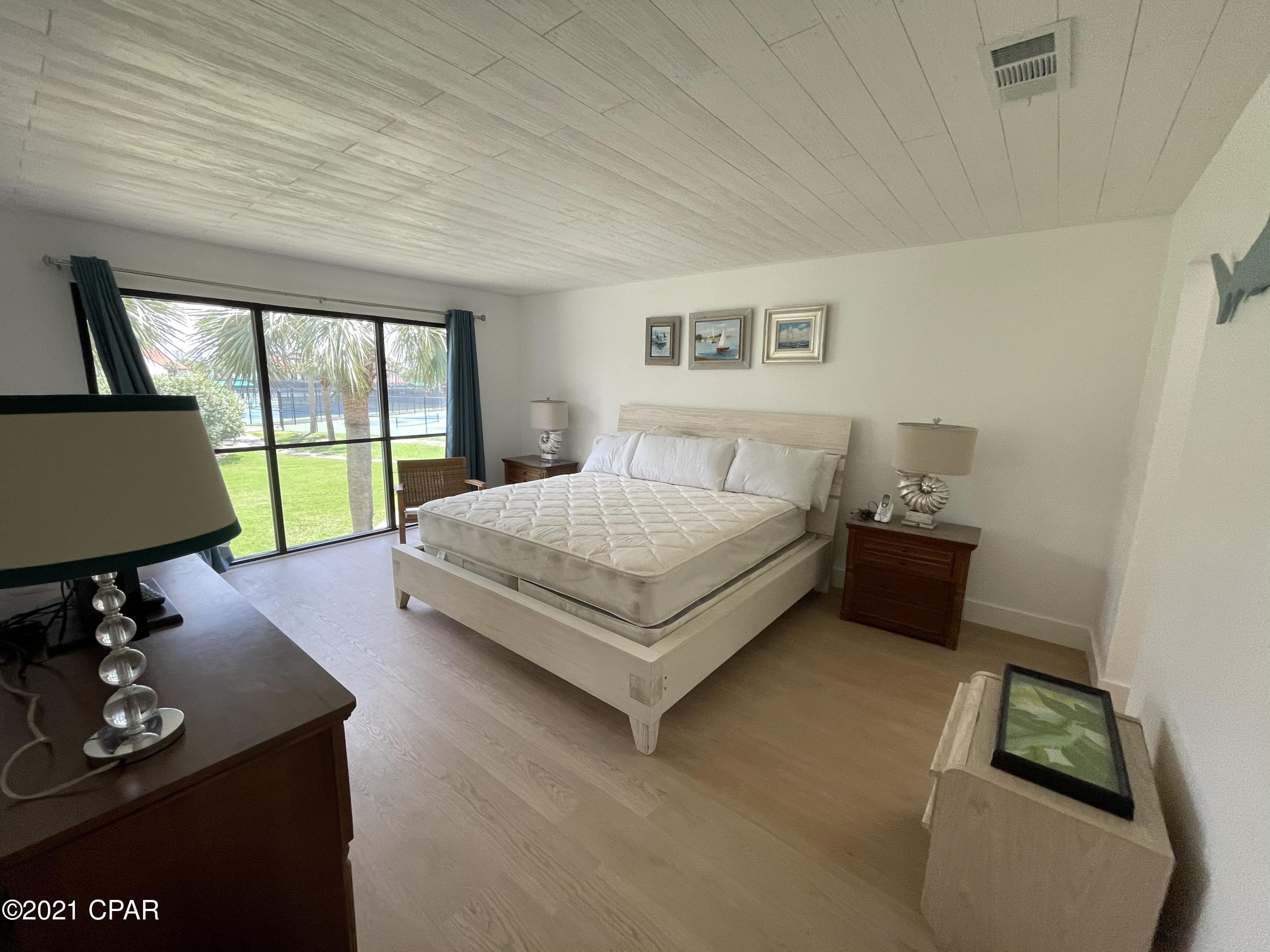 River Oaks Tennis Villas - Residential