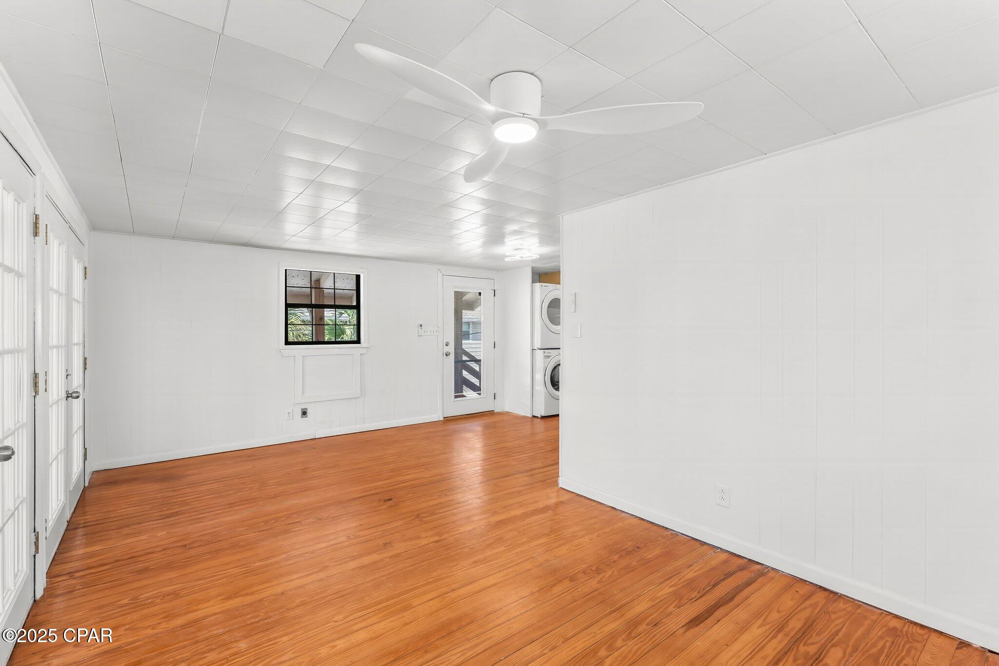 Holiday Beach Unit 3 - Residential Lease