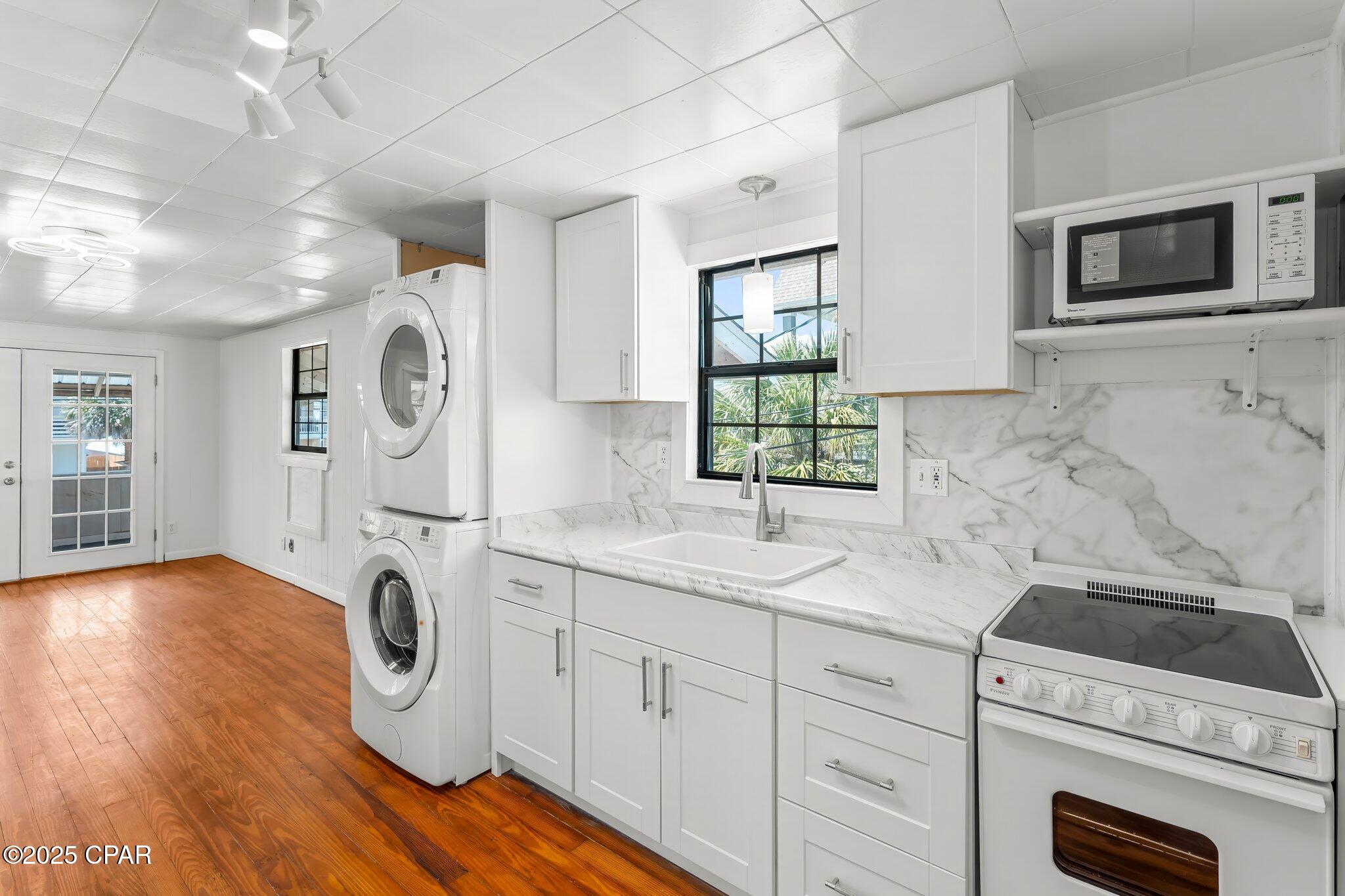 Holiday Beach Unit 3 - Residential Lease