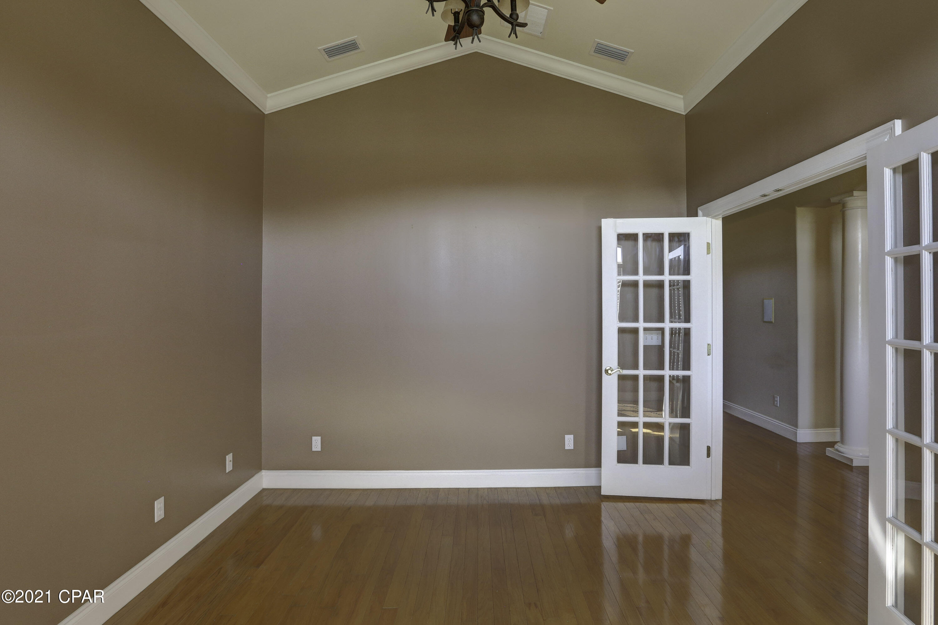 Kirkland Manor - Residential