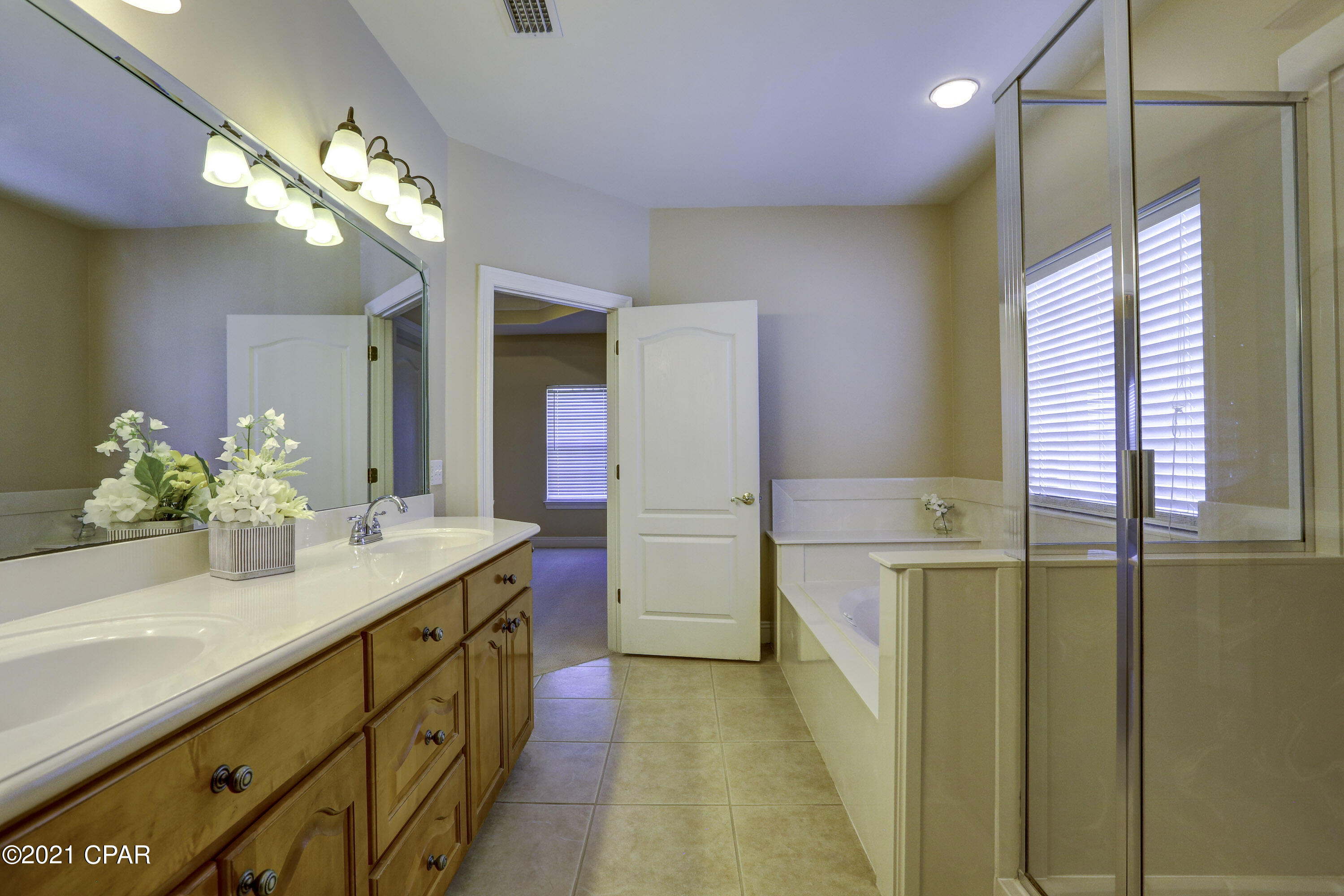 Kirkland Manor - Residential