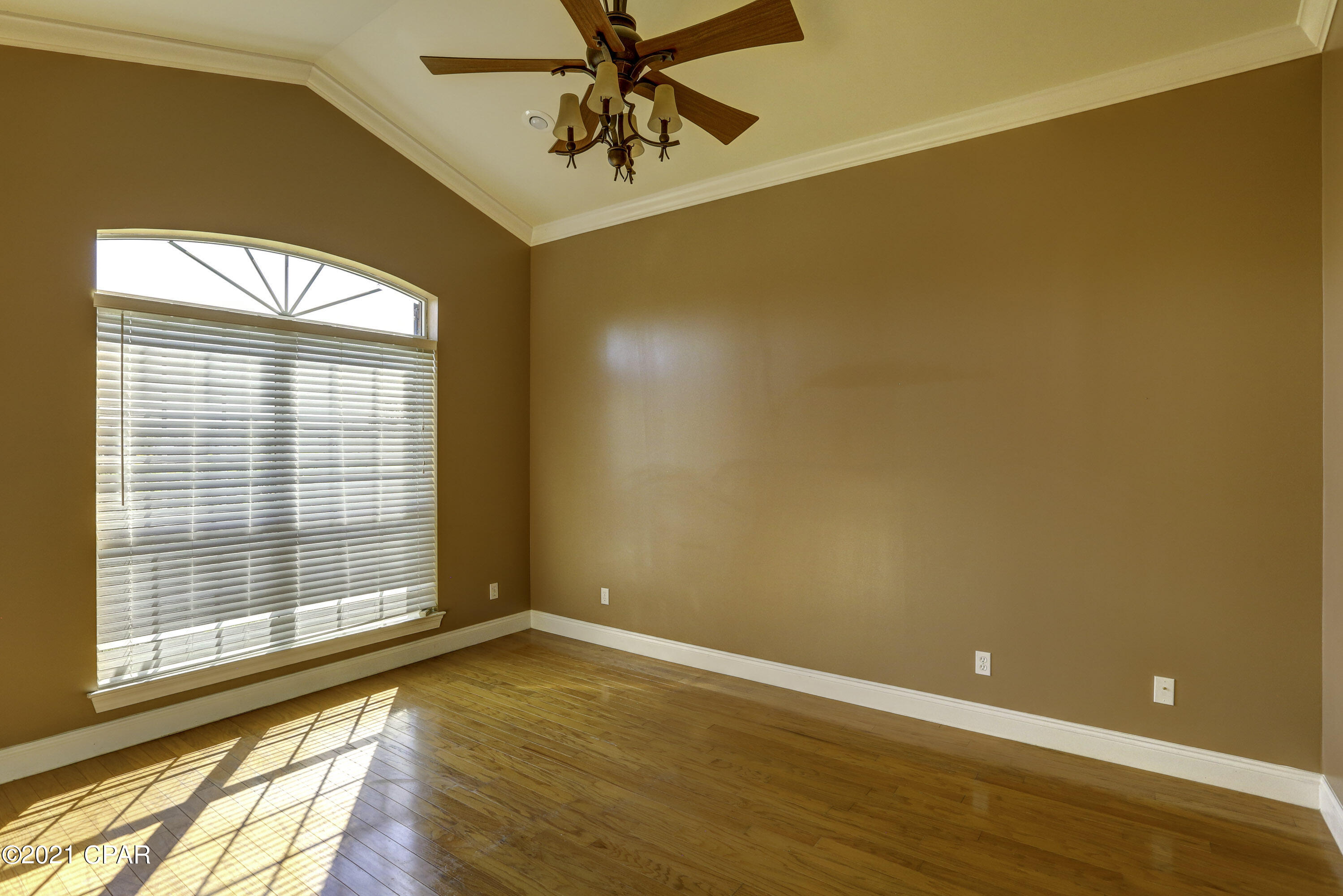 Kirkland Manor - Residential