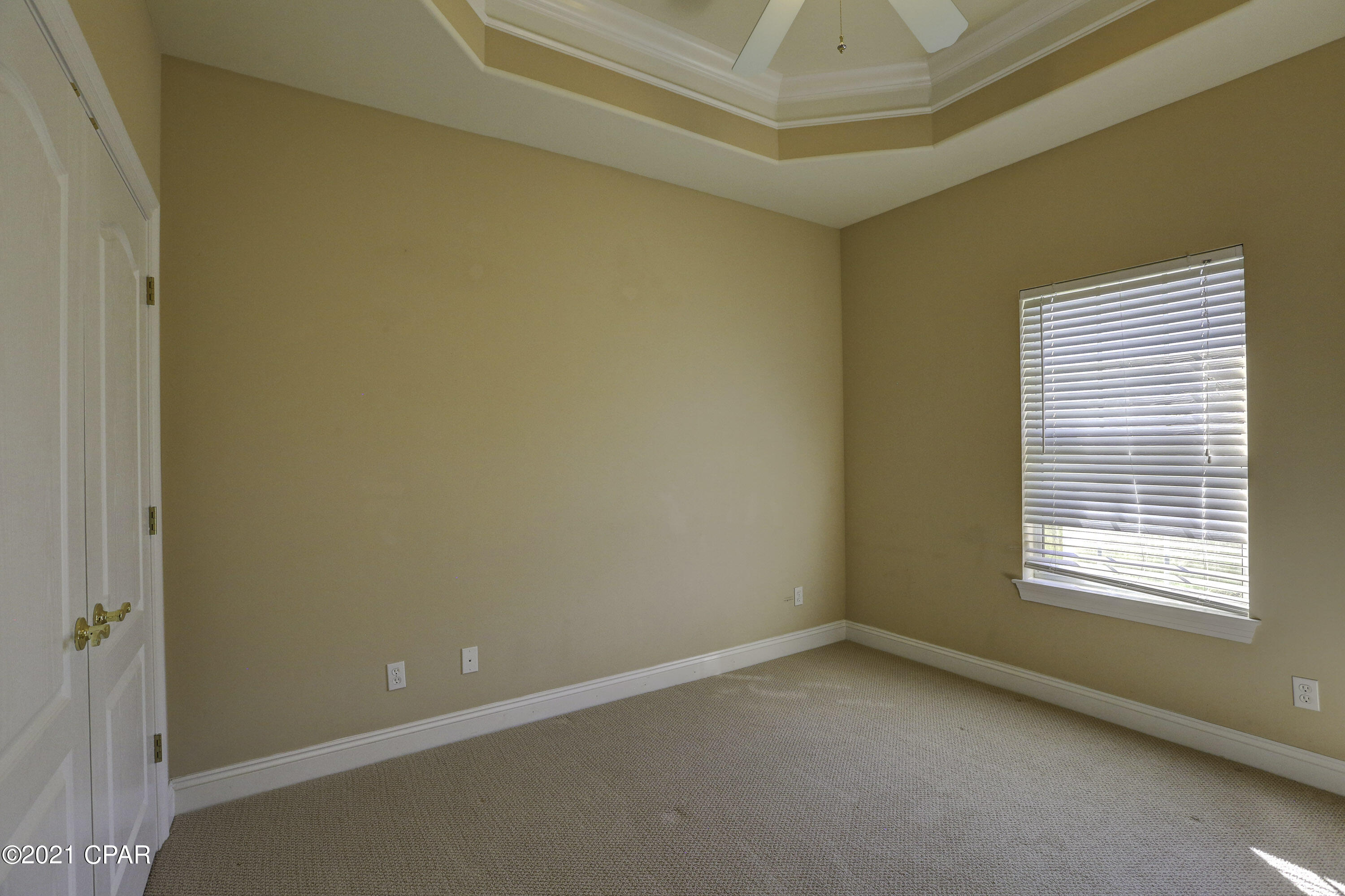 Kirkland Manor - Residential