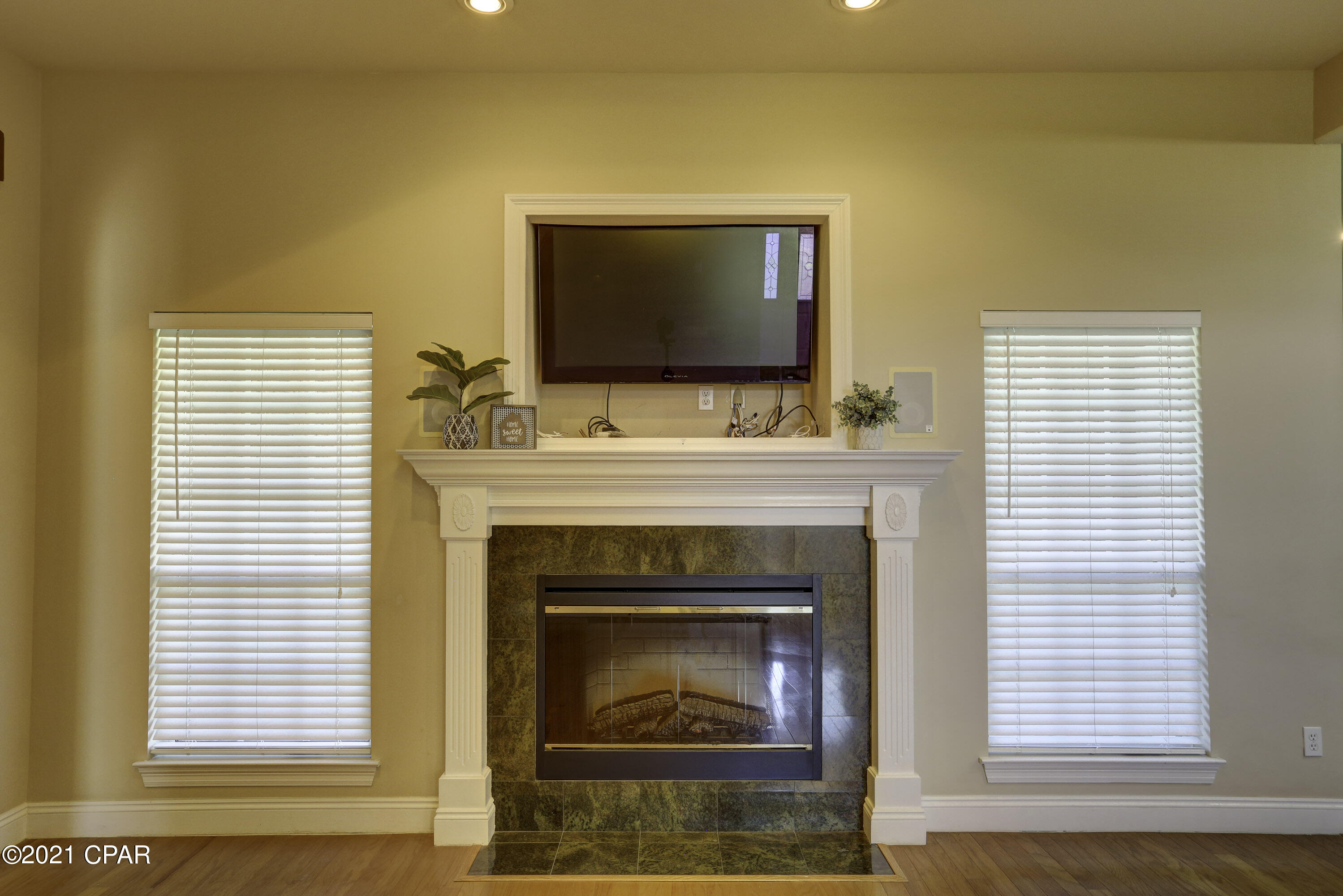 Kirkland Manor - Residential