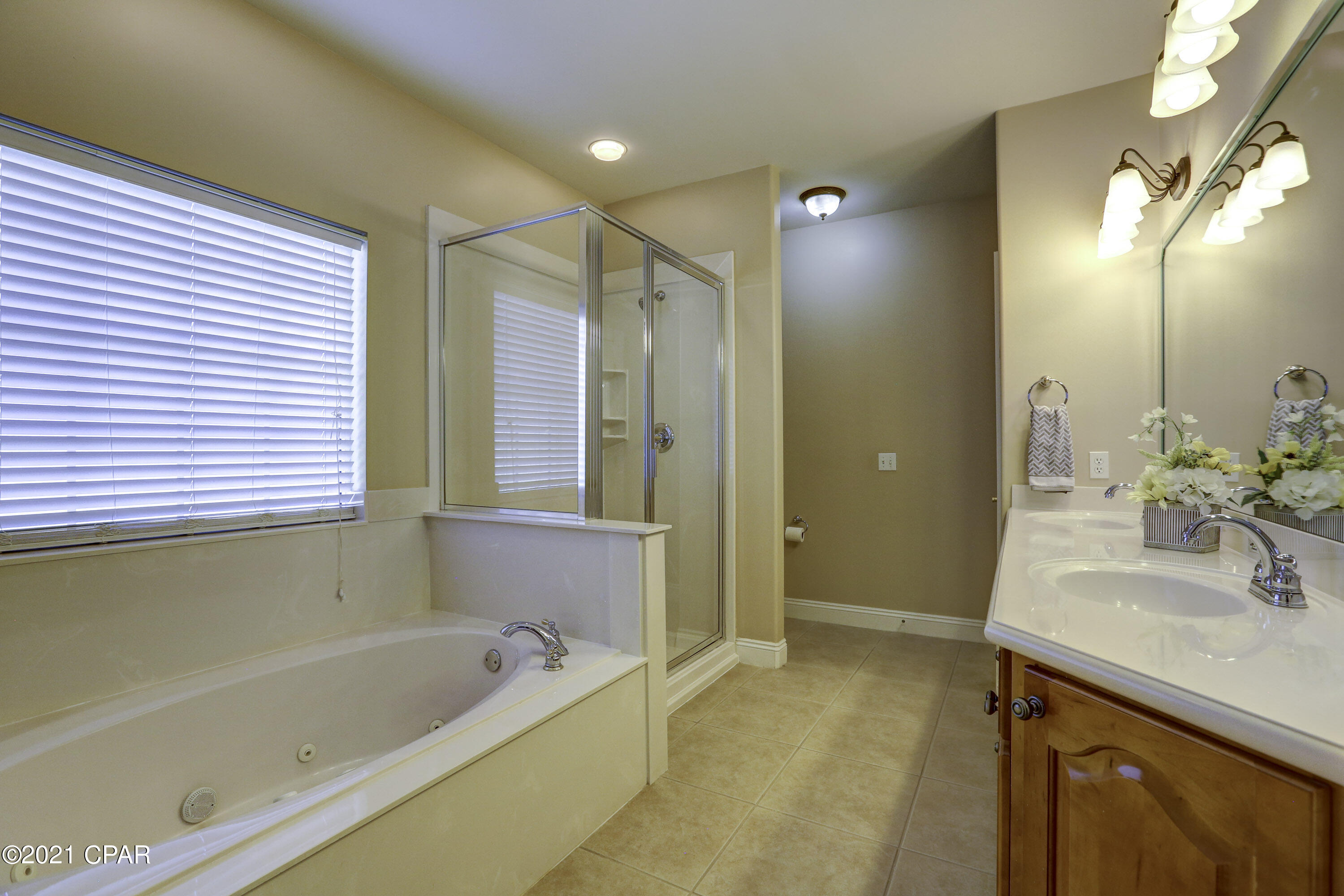 Kirkland Manor - Residential