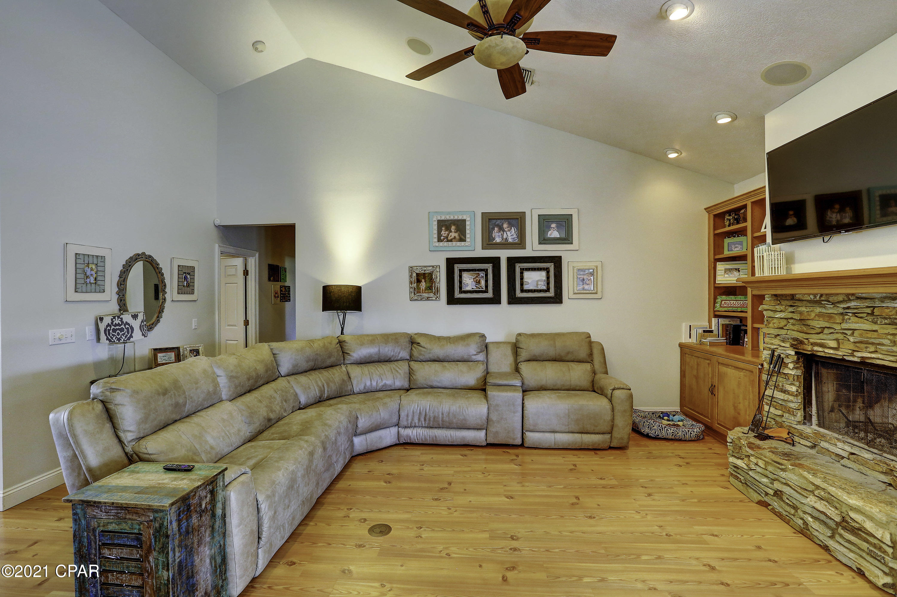 North Lagoon Oaks 8th Add - Residential