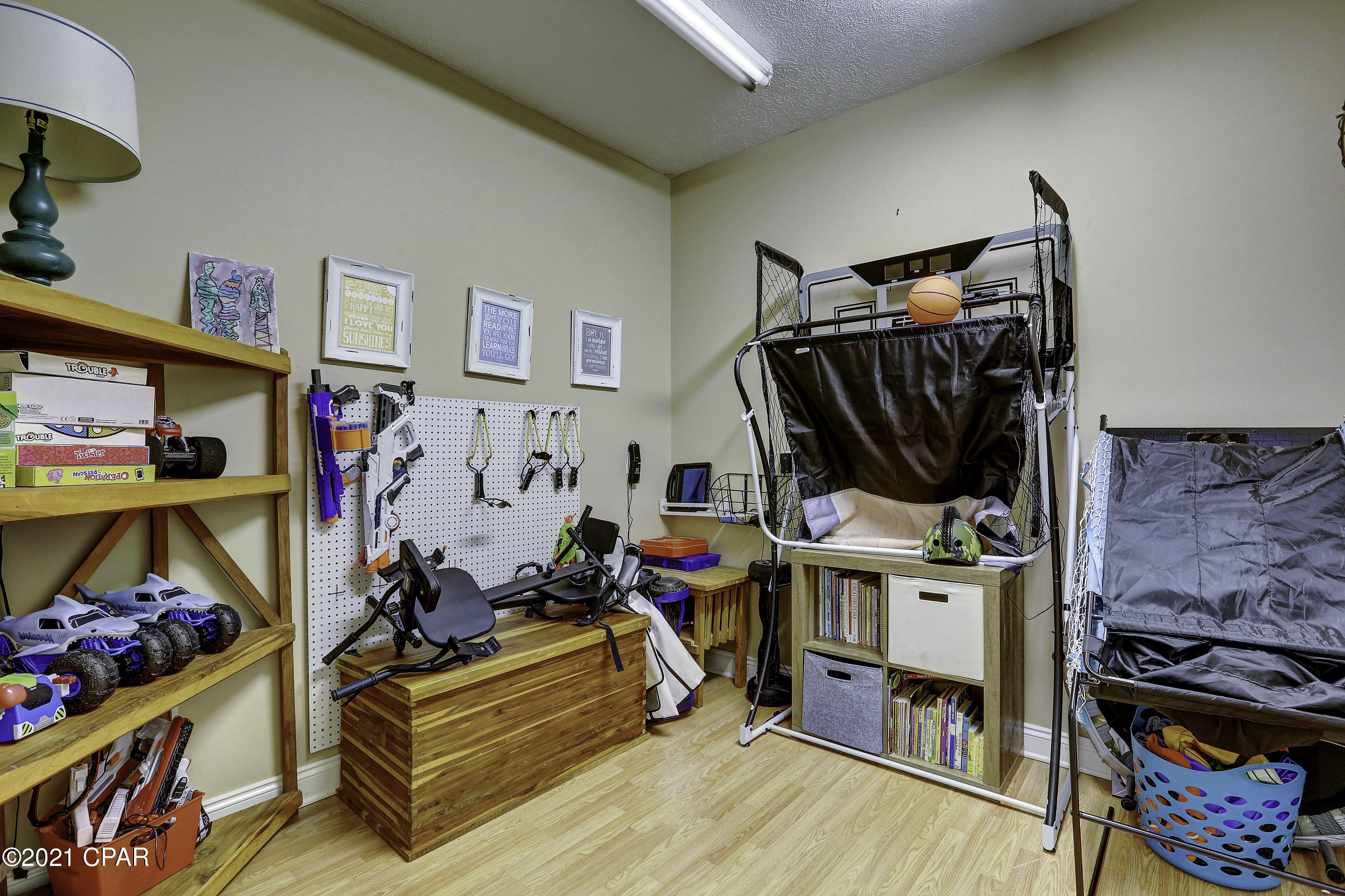 North Lagoon Oaks 8th Add - Residential