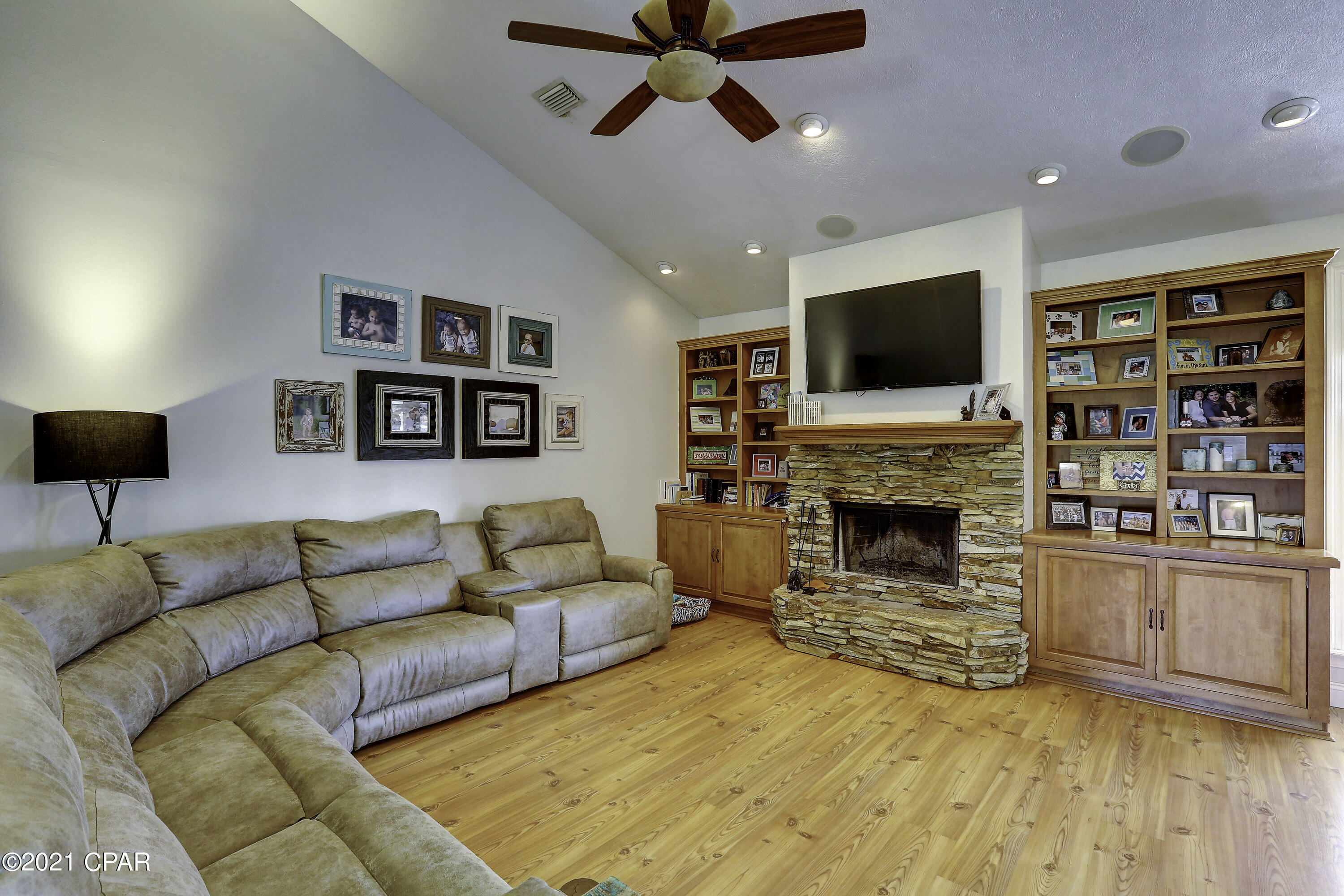 North Lagoon Oaks 8th Add - Residential