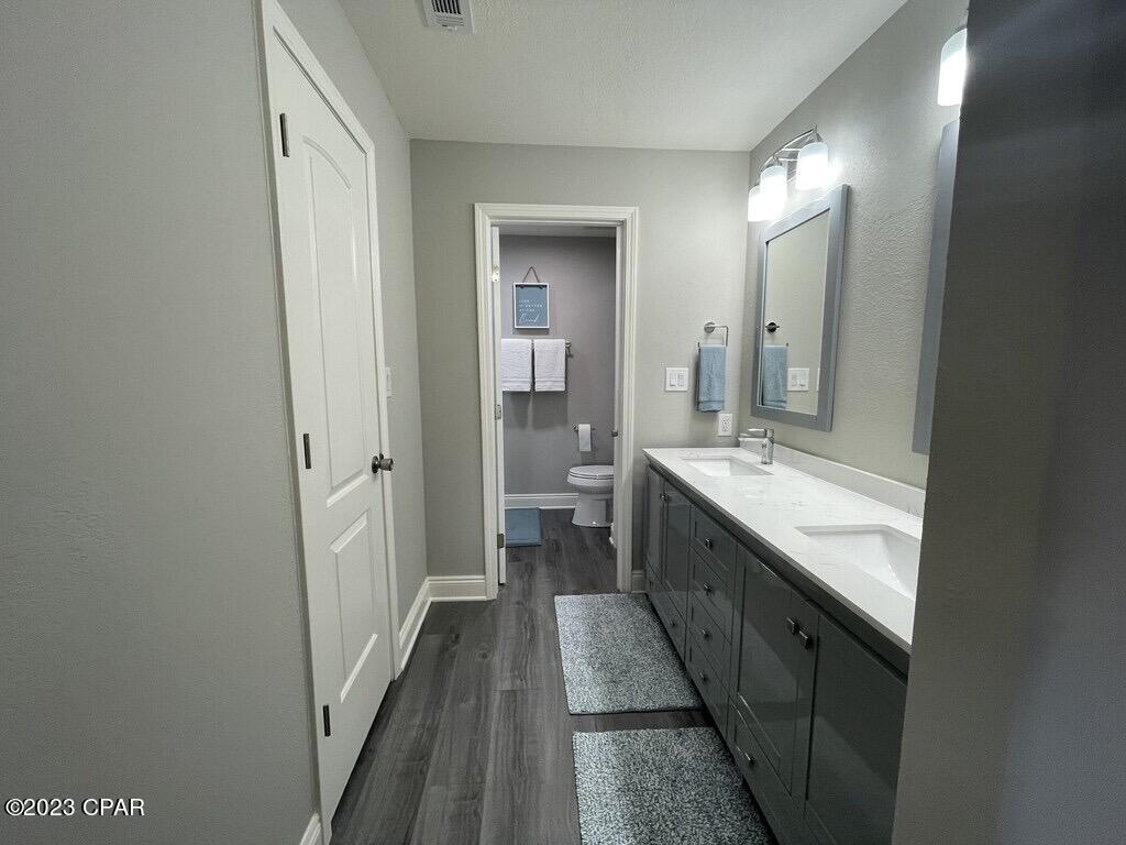 Edgewater Golf Villas V-B - Residential