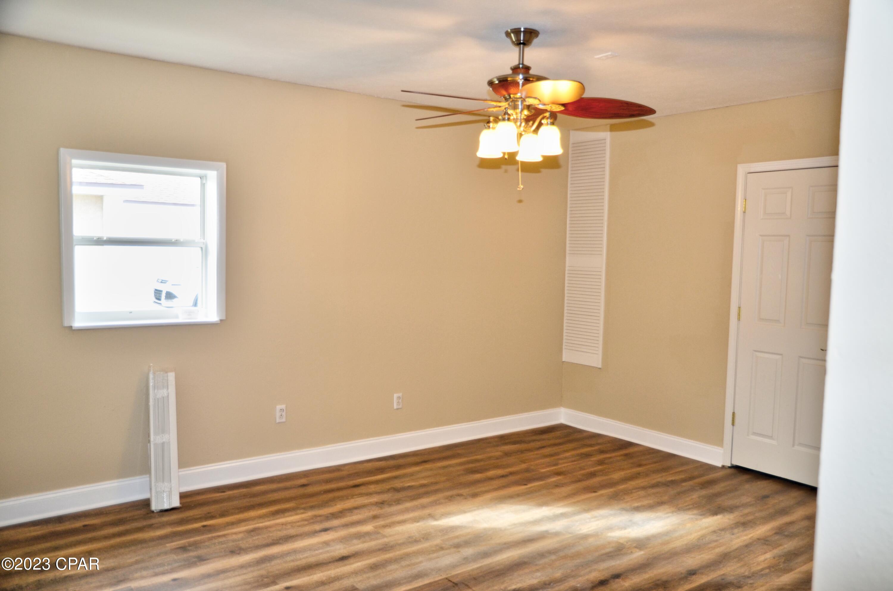 Pine Tree Place Unit 1 - Residential